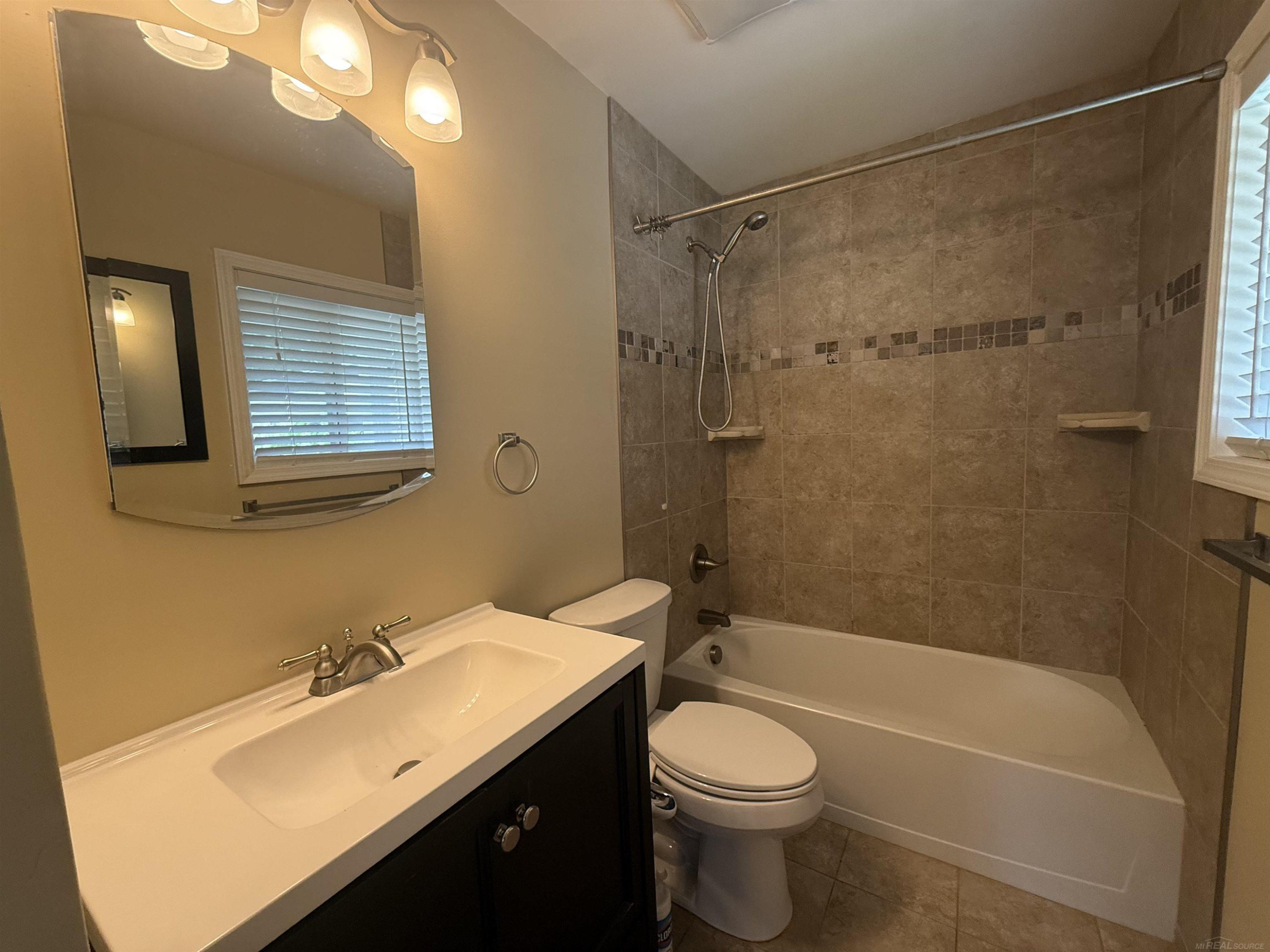 4055 Sandy Creek Drive, Utica, MI 48316 — Photo 26