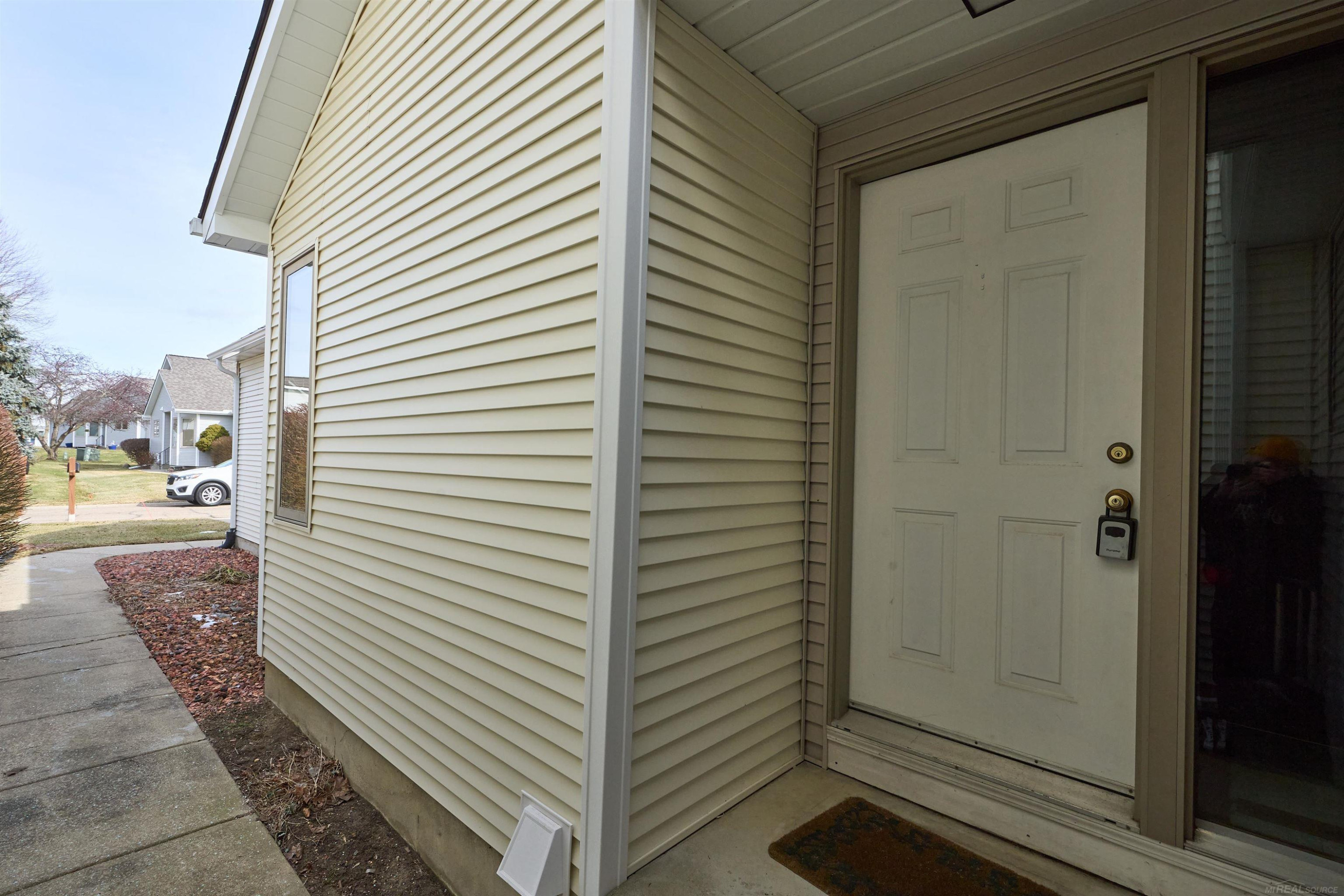 1084 Linda Drive, Davison, MI 48243 — Photo 2