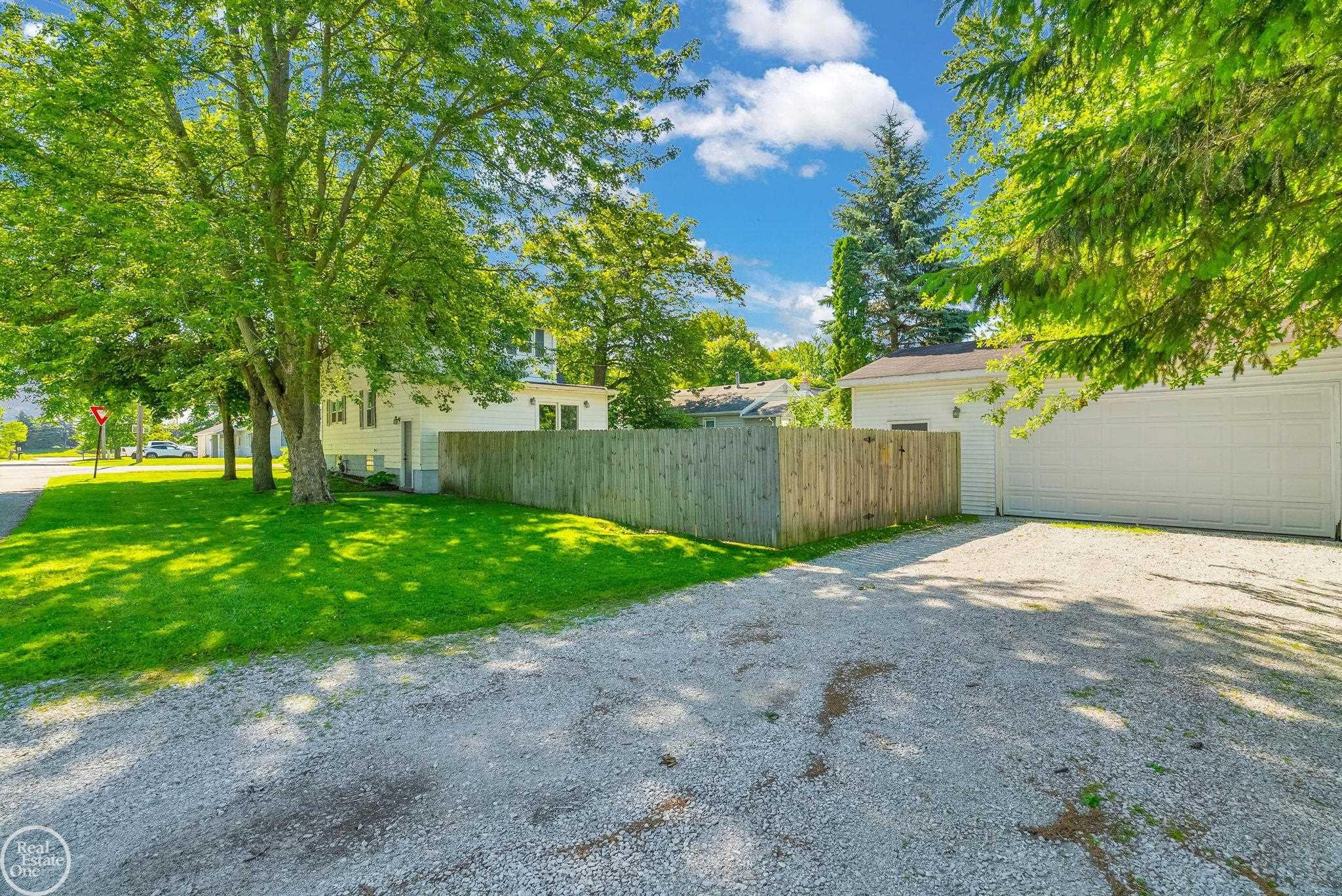 802 Saint James Street, Marysville, MI 48040 — Photo 6