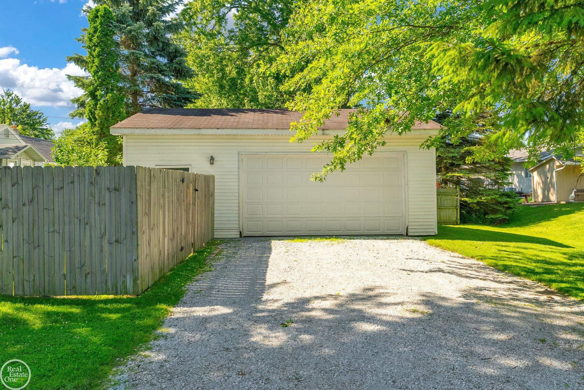 802 Saint James Street, Marysville, MI 48040 — Photo 7