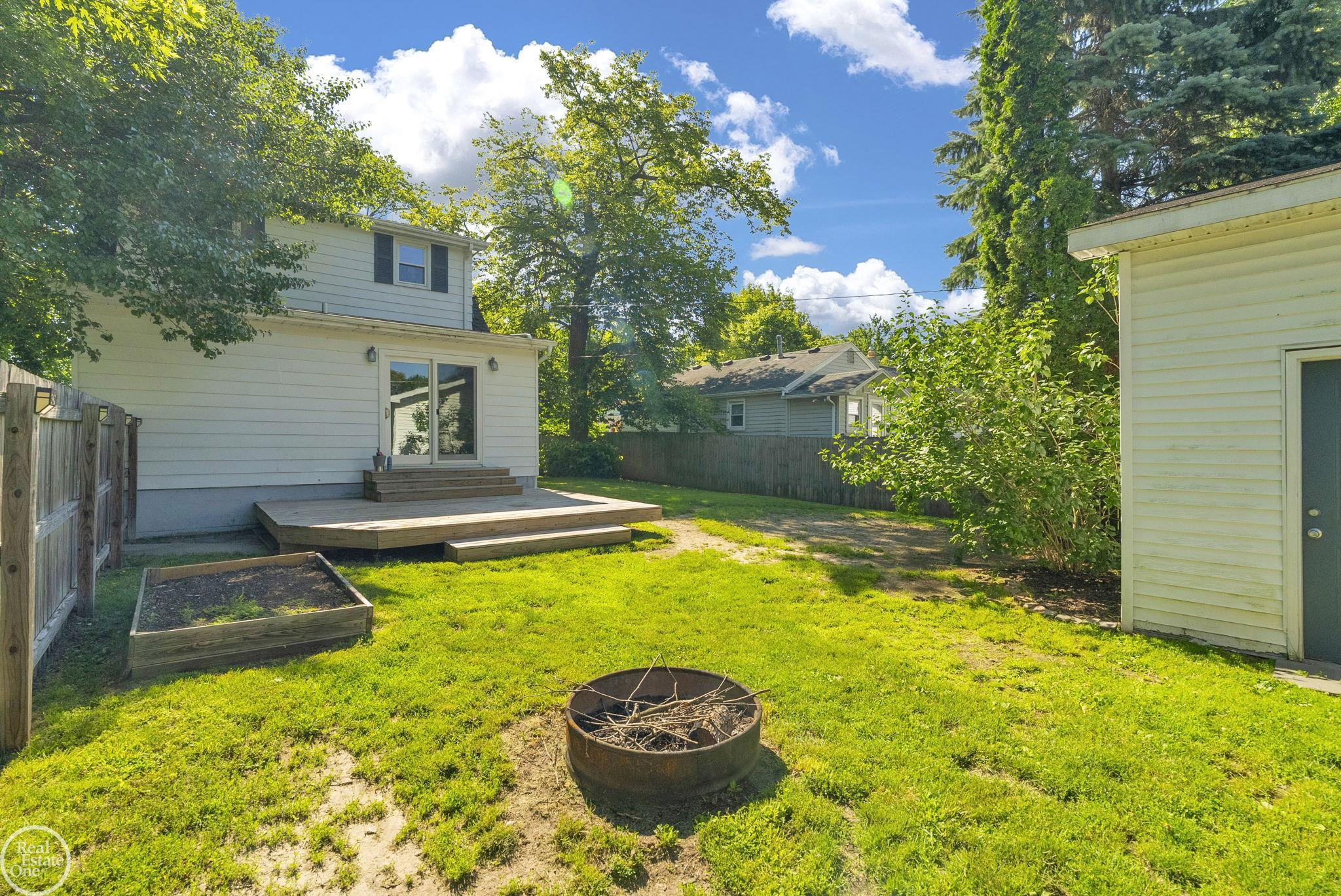 802 Saint James Street, Marysville, MI 48040 — Photo 8