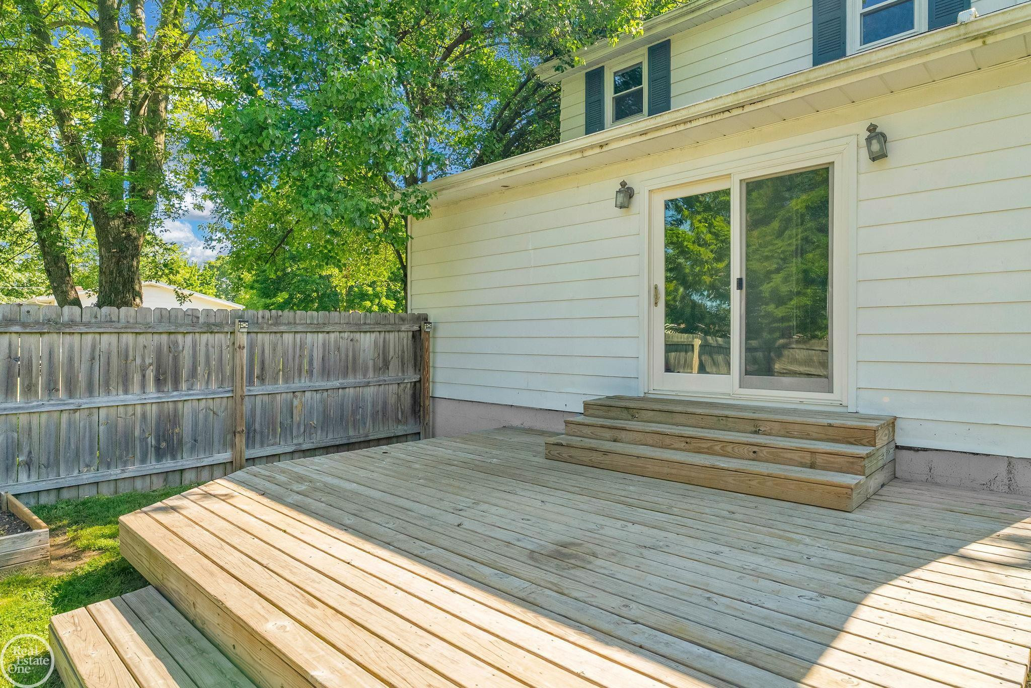 802 Saint James Street, Marysville, MI 48040 — Photo 11