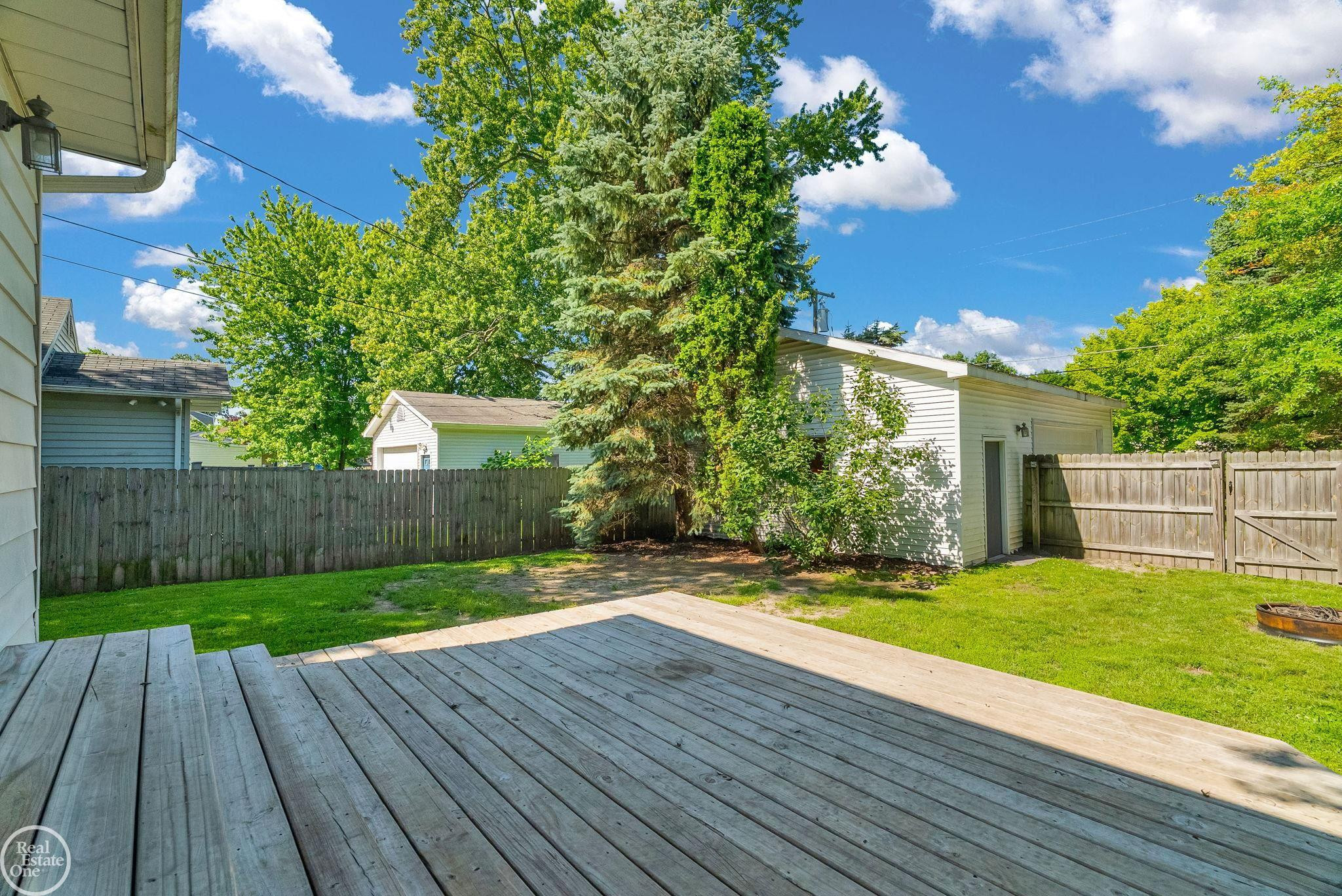 802 Saint James Street, Marysville, MI 48040 — Photo 12