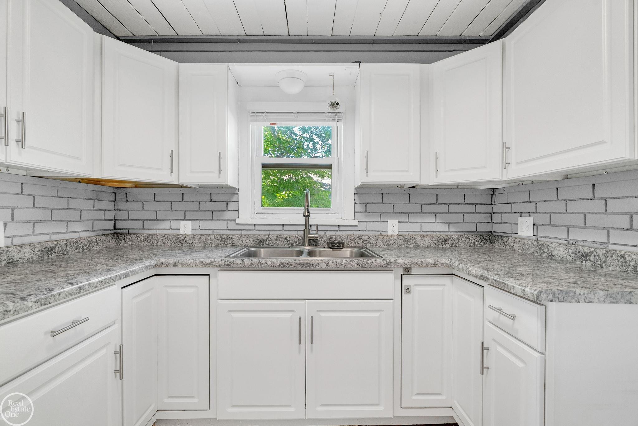 802 Saint James Street, Marysville, MI 48040 — Photo 19