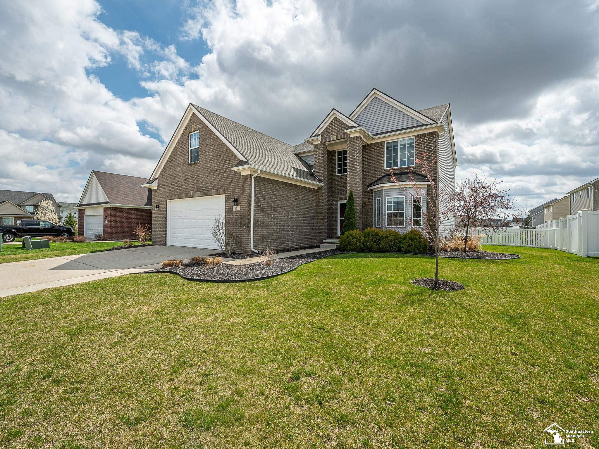 691 Foxworth Street, Dundee, MI 48131