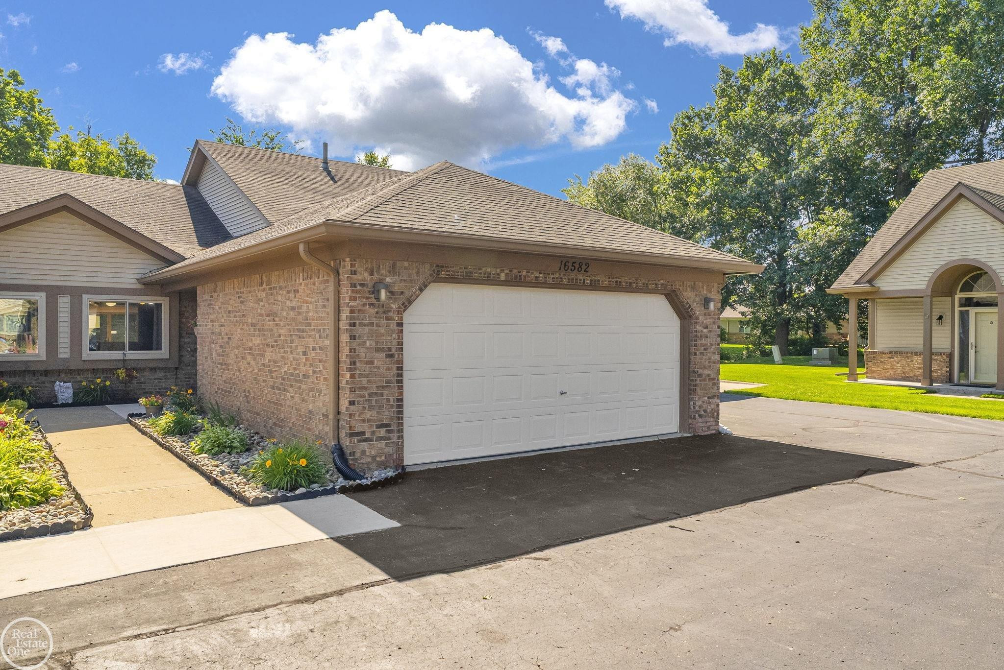 16582 Woodlane Drive, Fraser, MI 48026