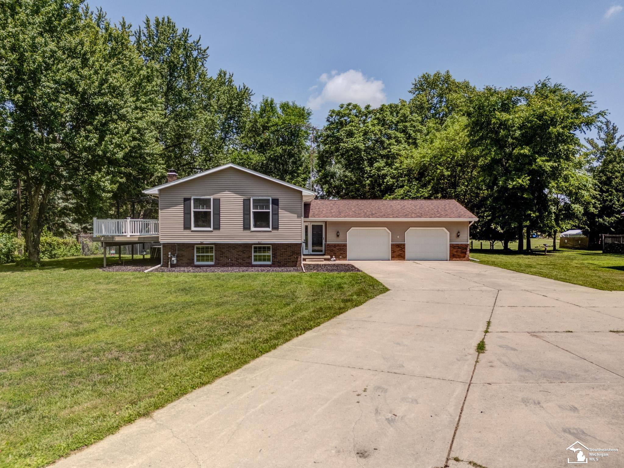 8870 Dixon Road, Monroe, MI 48161