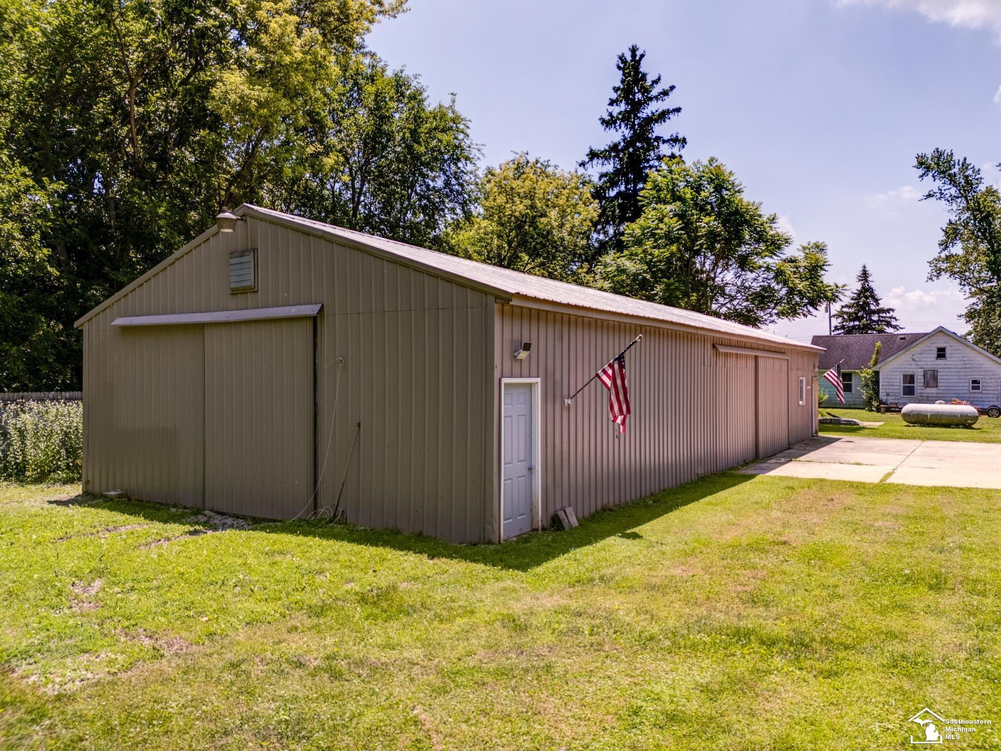 8870 Dixon Road, Monroe, MI 48161 — Photo 10