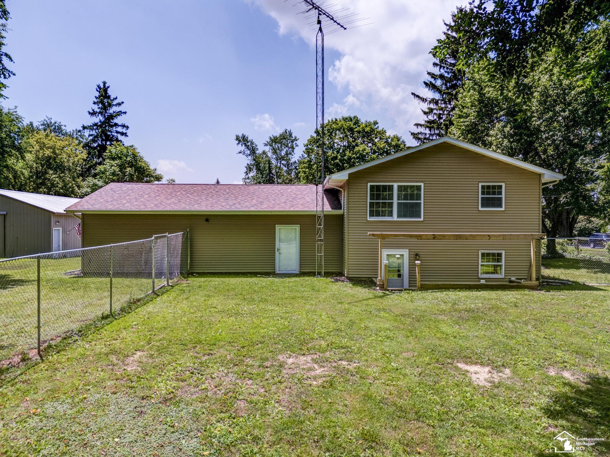 8870 Dixon Road, Monroe, MI 48161 — Photo 12