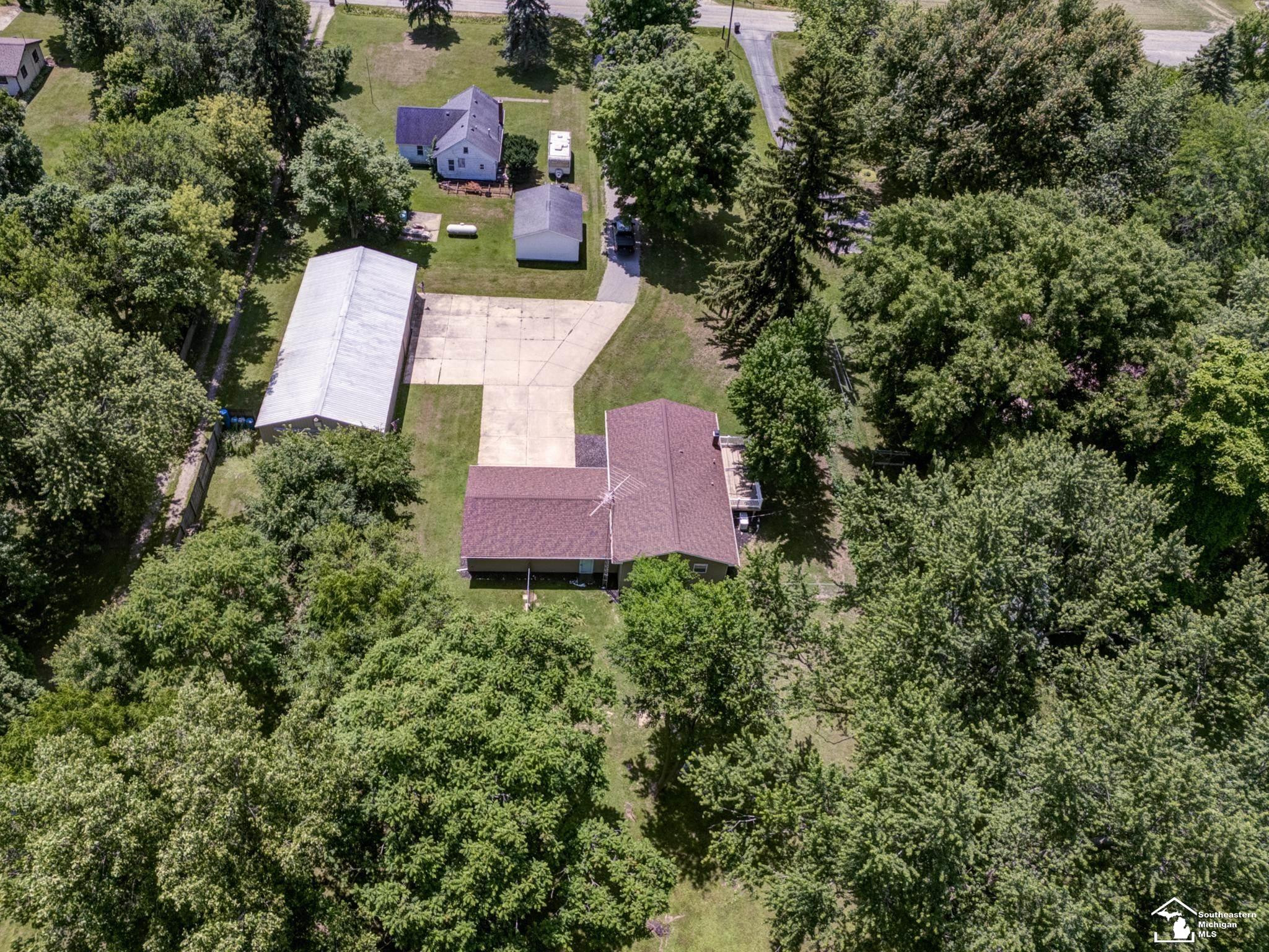 8870 Dixon Road, Monroe, MI 48161 — Photo 17