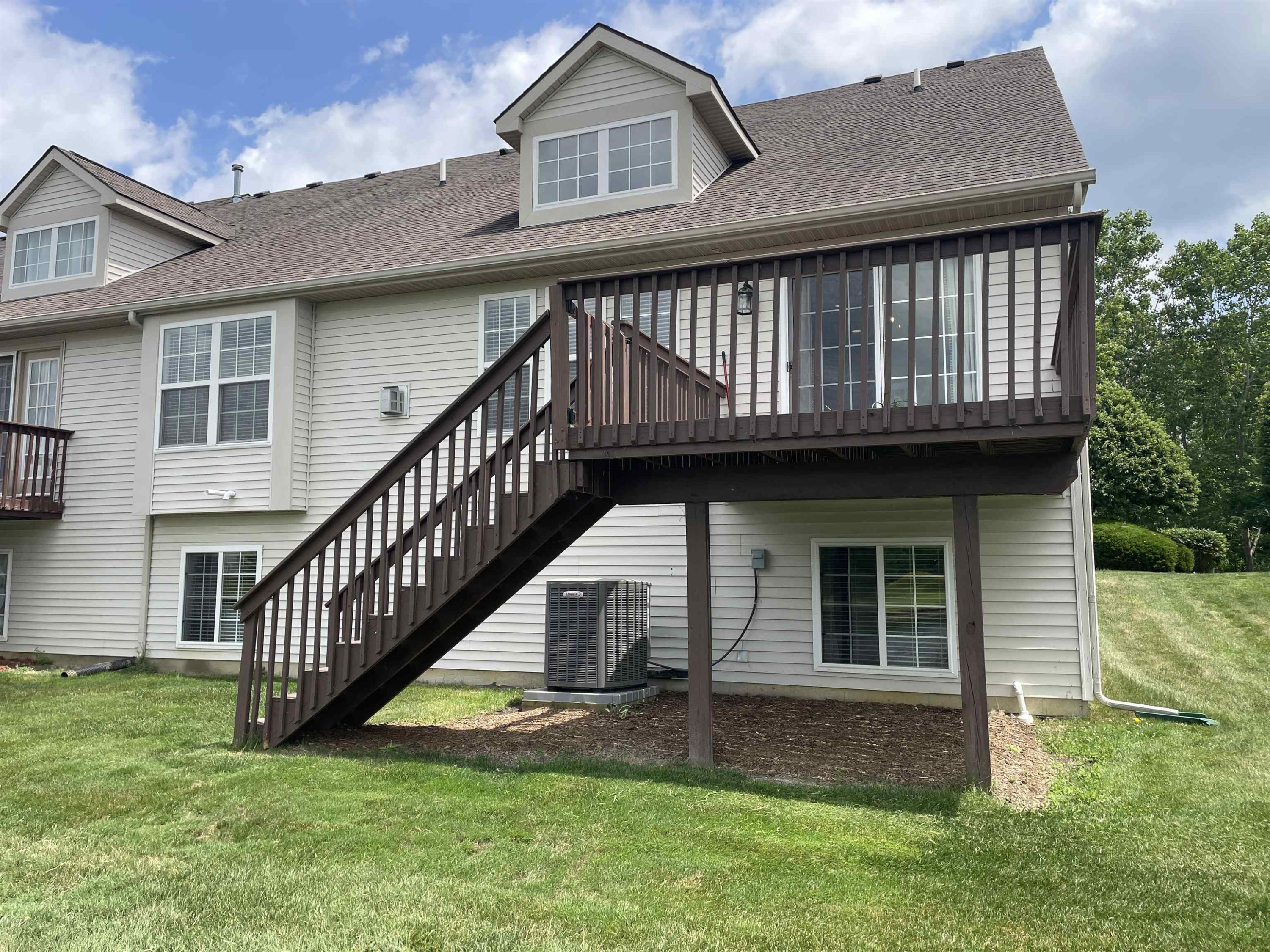 6174 Lone Oak Circle, Grand Blanc, MI 48439 — Photo 2