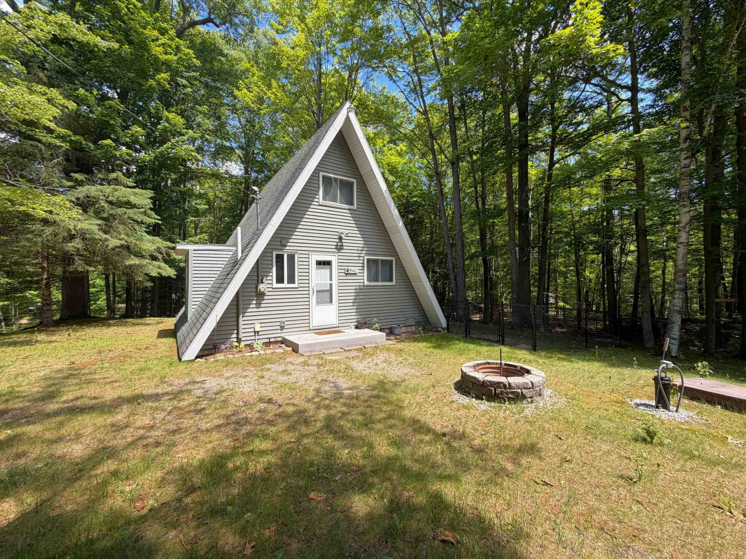 540 Hilltop Drive, Rose City, MI 48654