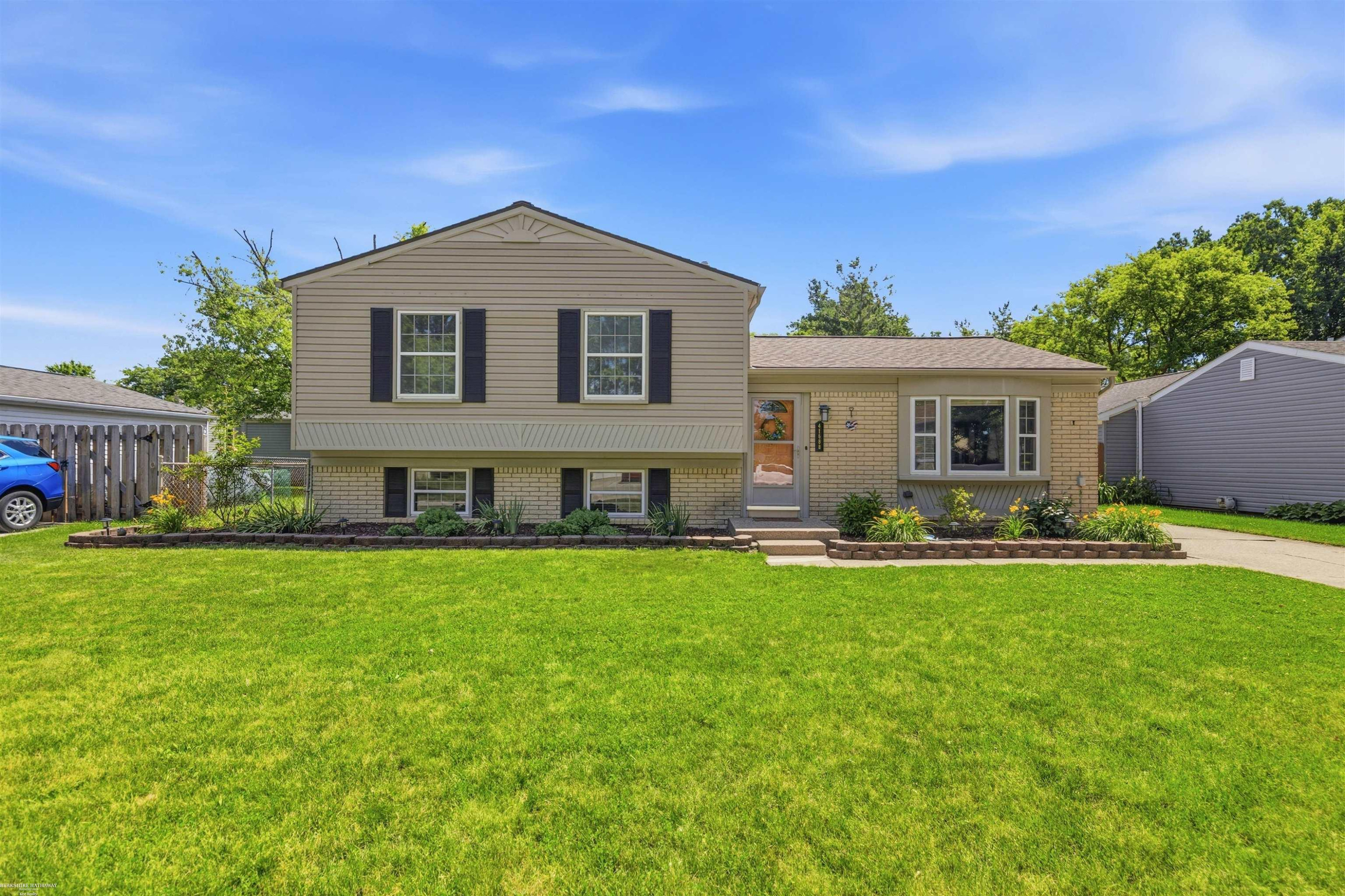 41688 Tetley Dr Drive, Sterling Heights, MI 48313 — front exterior