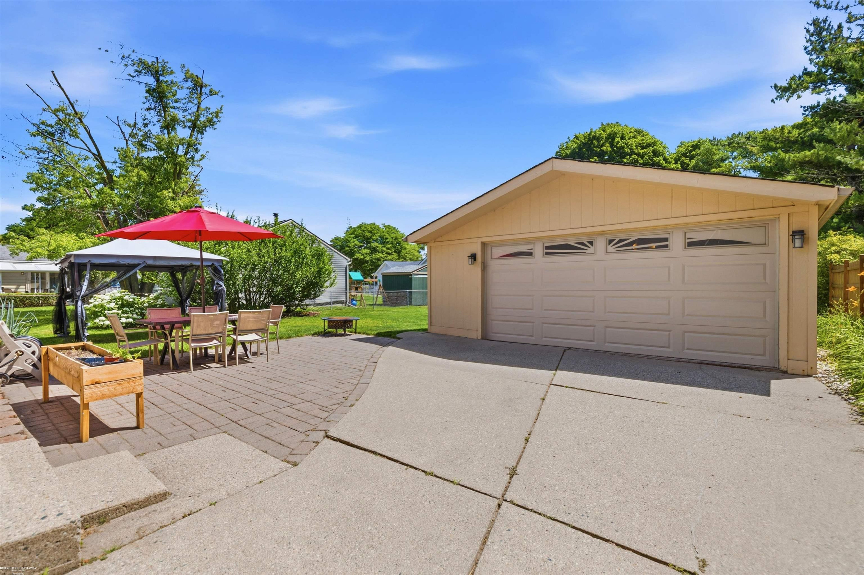41688 Tetley Dr Drive, Sterling Heights, MI 48313 — Photo 24