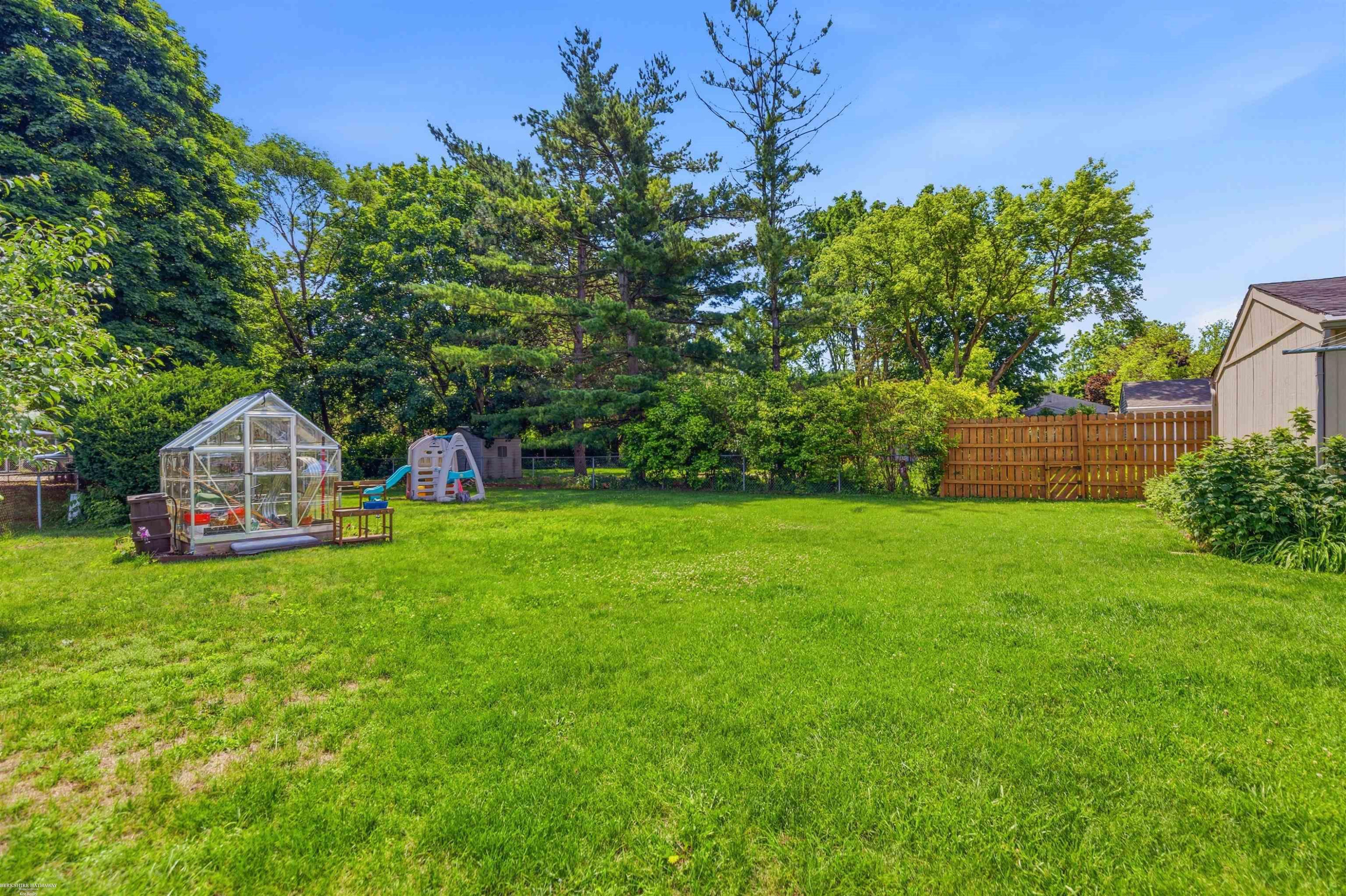 41688 Tetley Dr Drive, Sterling Heights, MI 48313 — Photo 28