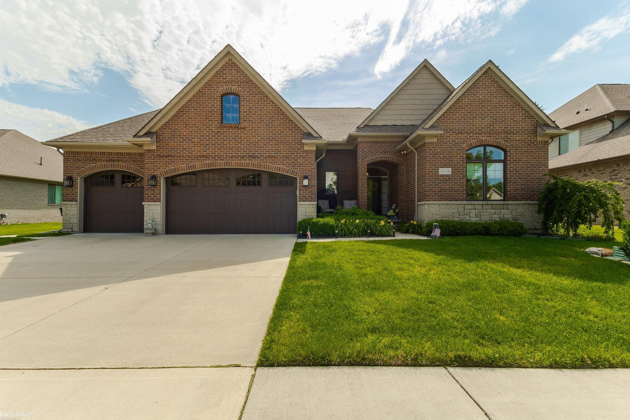 53130 WESTWOOD PARK Drive, Shelby Twp, MI 48316 — Photo 2
