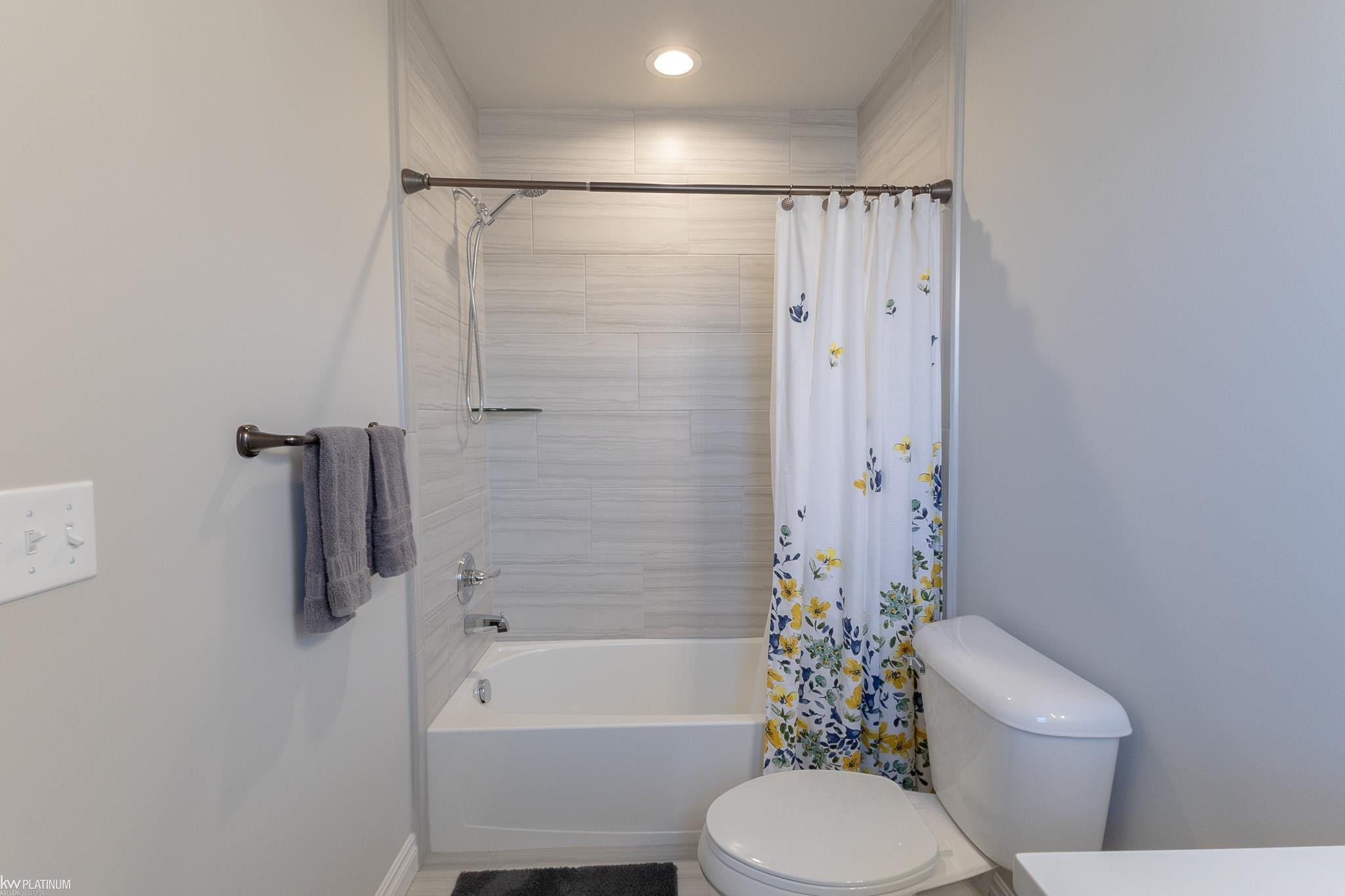 53130 WESTWOOD PARK Drive, Shelby Twp, MI 48316 — Photo 46