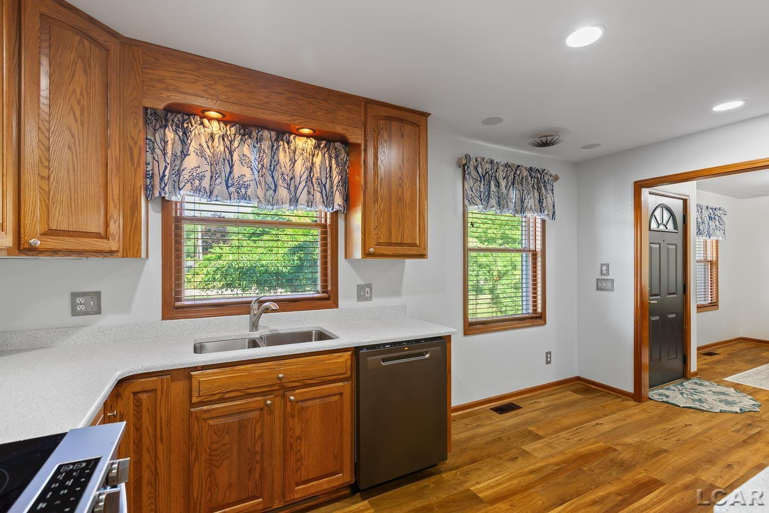 817 Outer Drive, Tecumseh, MI 49286 — Photo 9