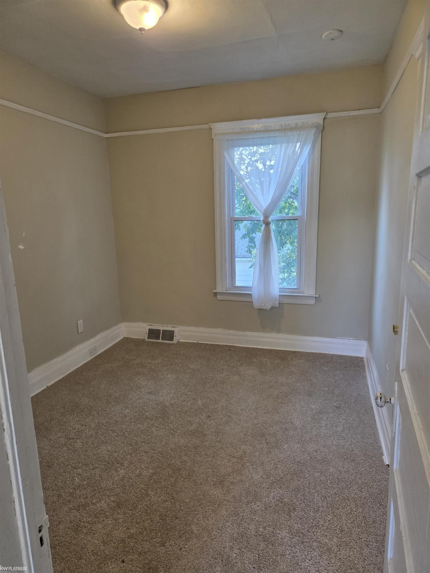 9405 Navarre Street, Detroit, MI 48214 — Photo 6