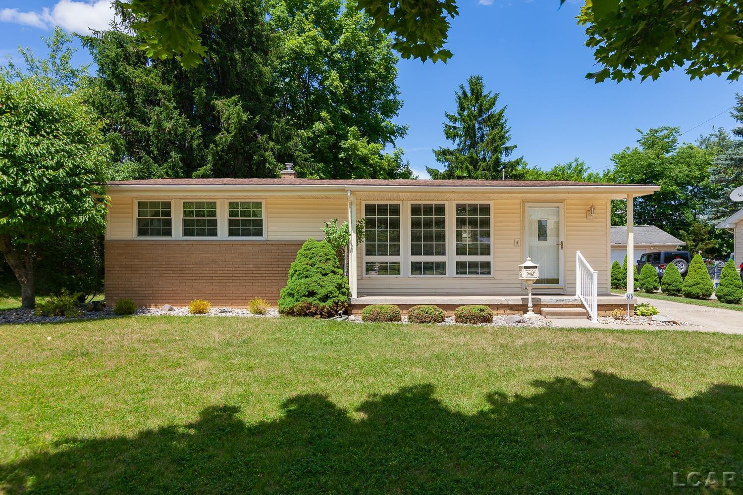 515 Nokomis Street, Tecumseh, MI 49286 — front exterior
