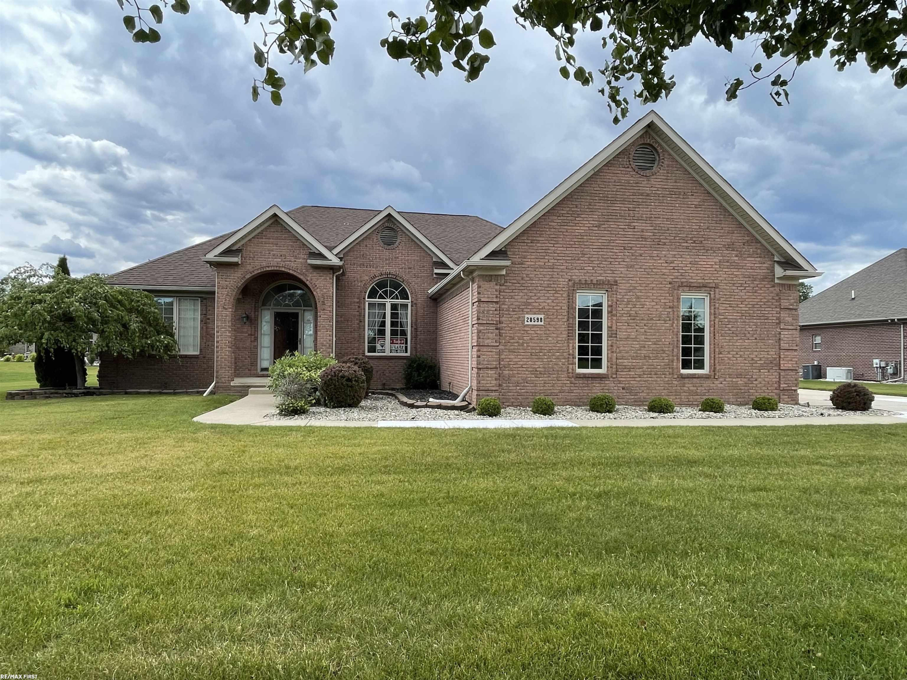 28598 Liparoto Boulevard, Flat Rock, MI 48134