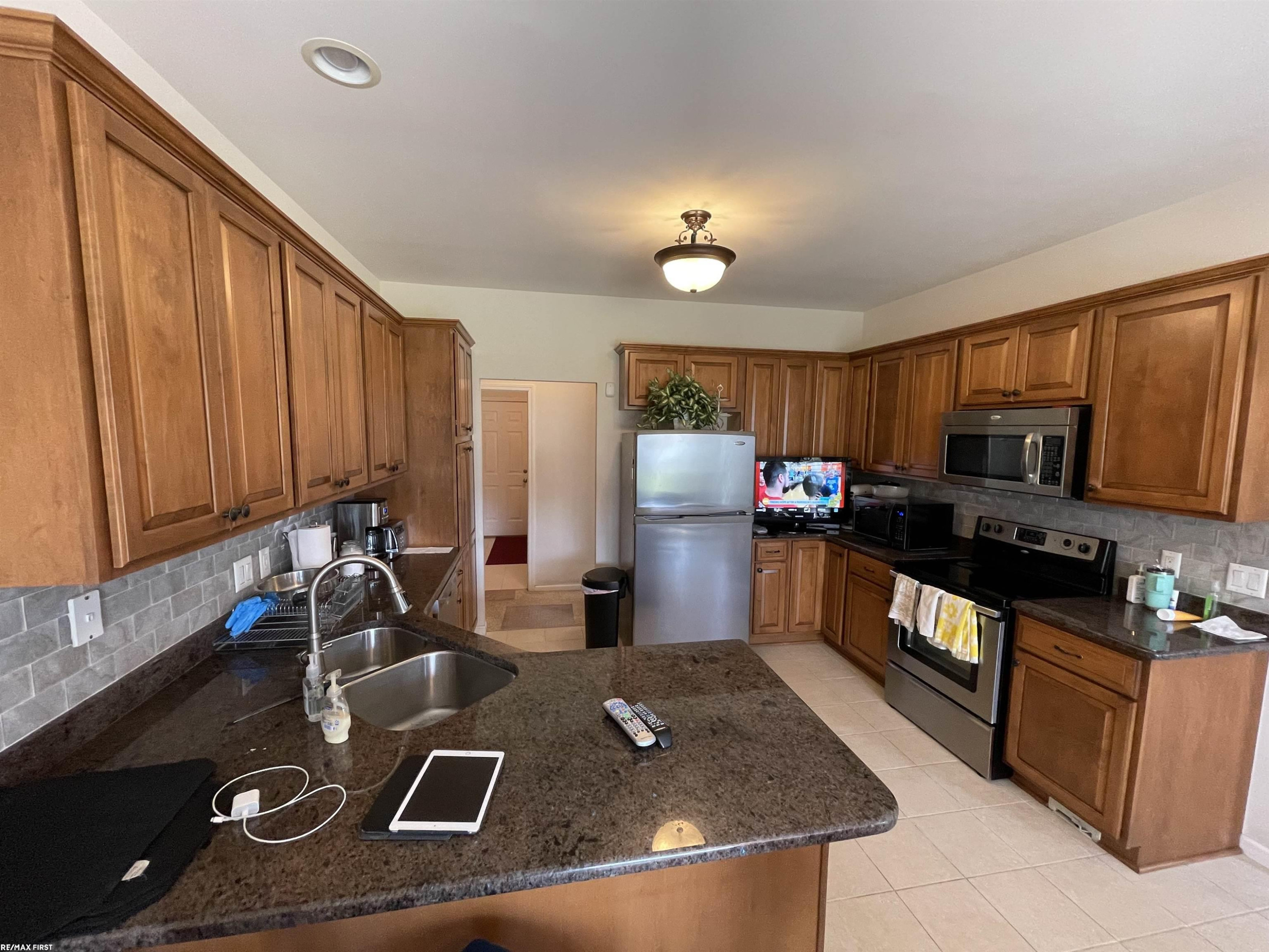 28598 Liparoto Boulevard, Flat Rock, MI 48134 — Photo 15