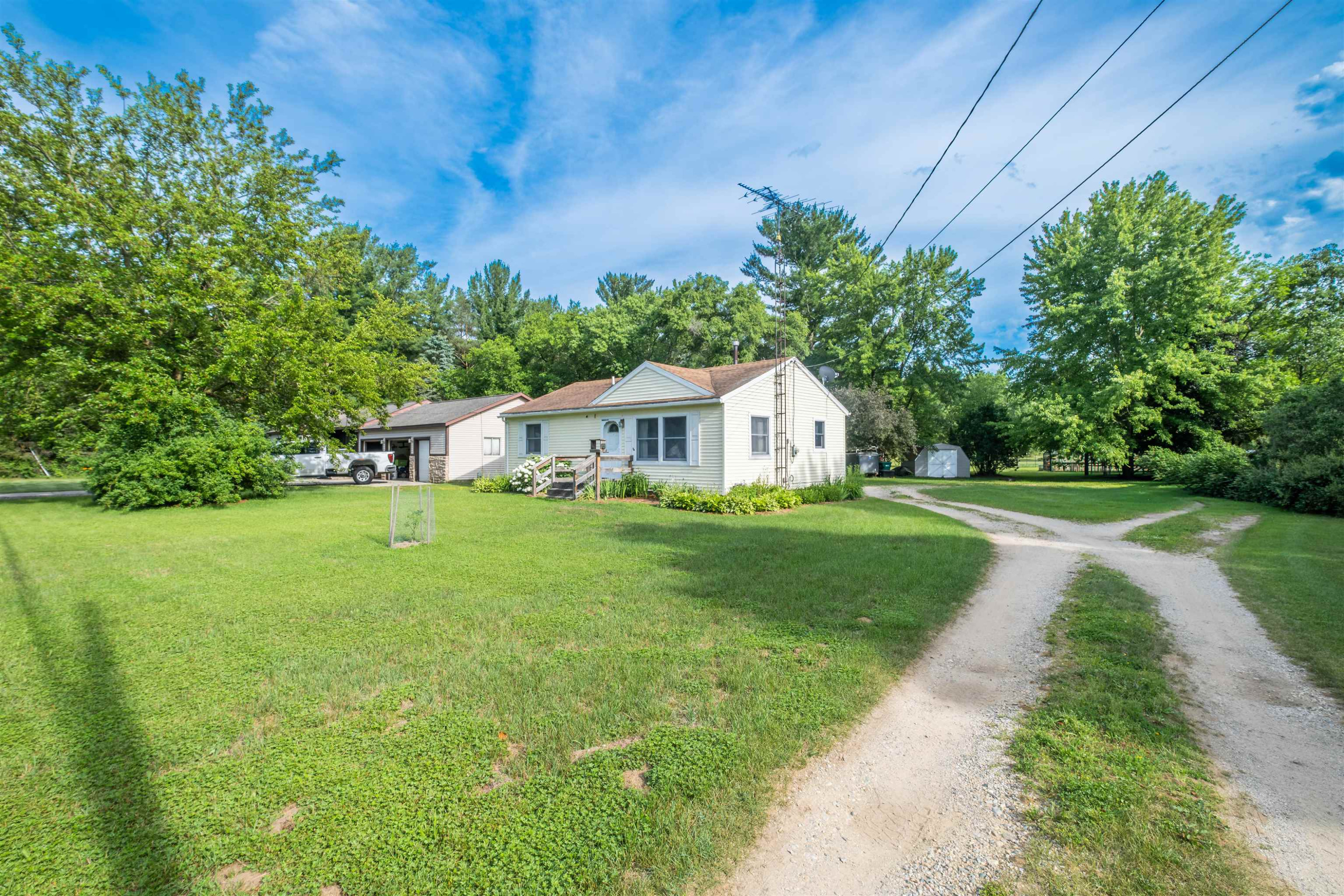 5493 W Frances Road, Clio, MI 48420 — Photo 2