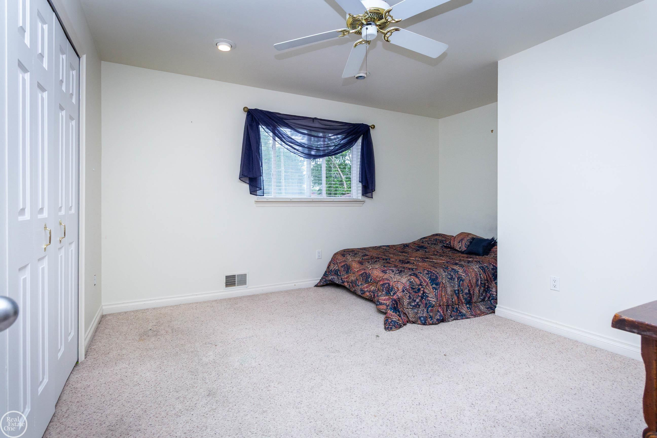 39745 Sylvia Street, MI — Photo 34