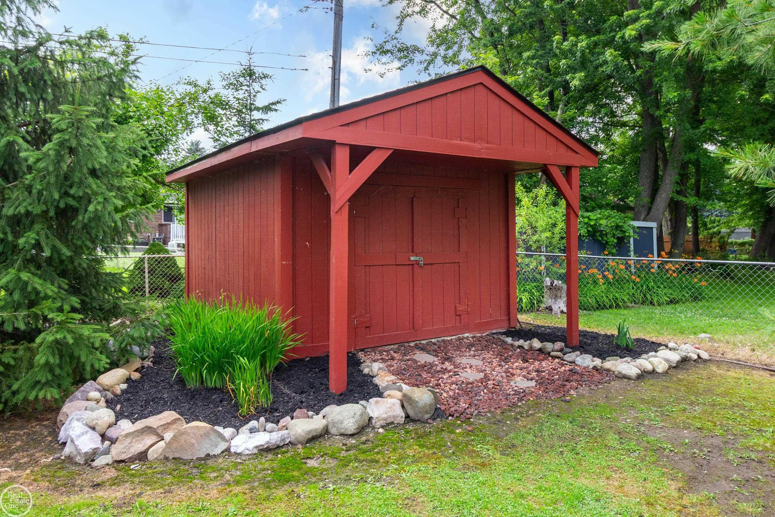 39745 Sylvia Street, MI — Photo 44