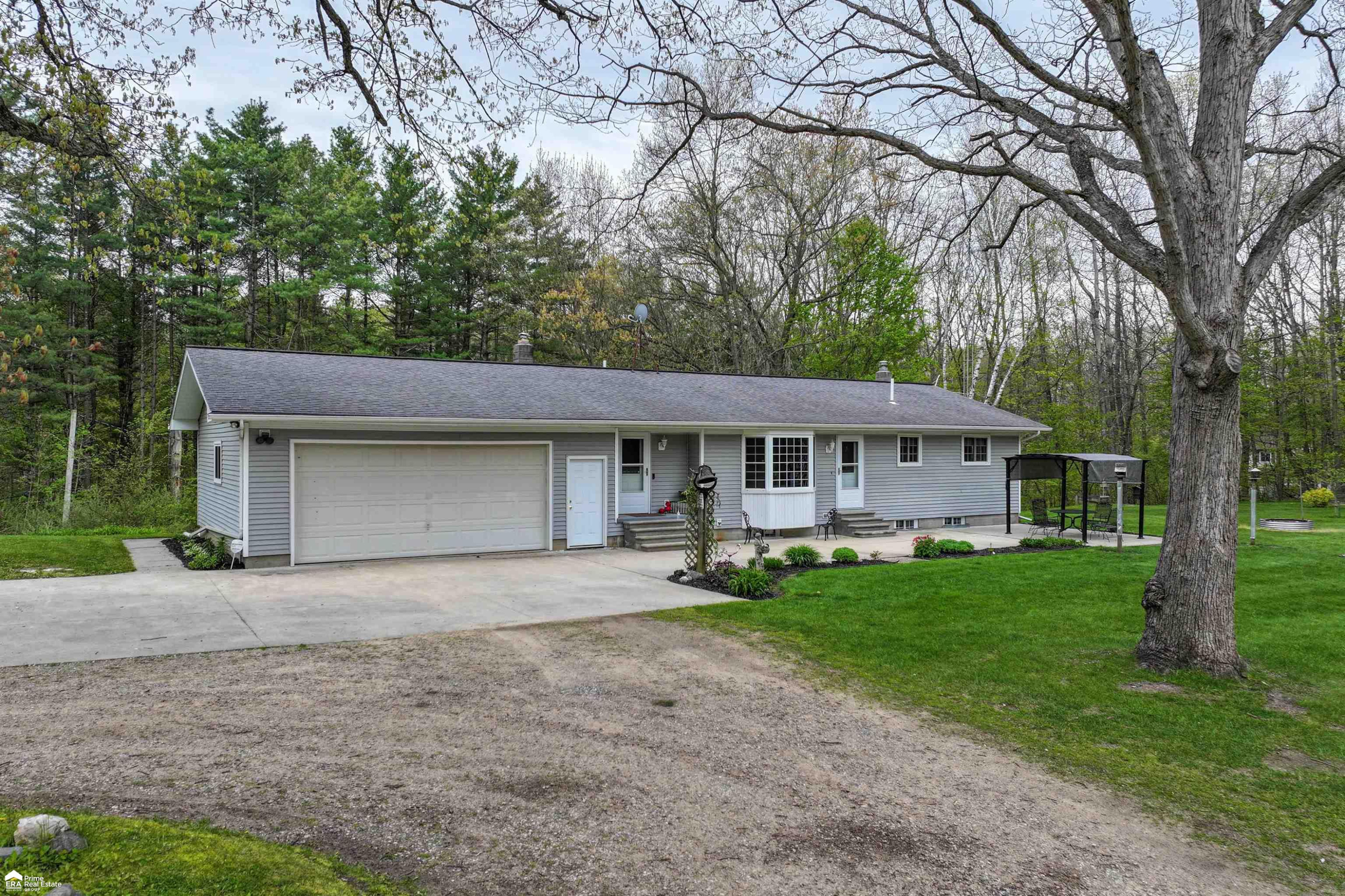 3393 Pine Bluff Court, Columbiaville, MI 48421 — Photo 4