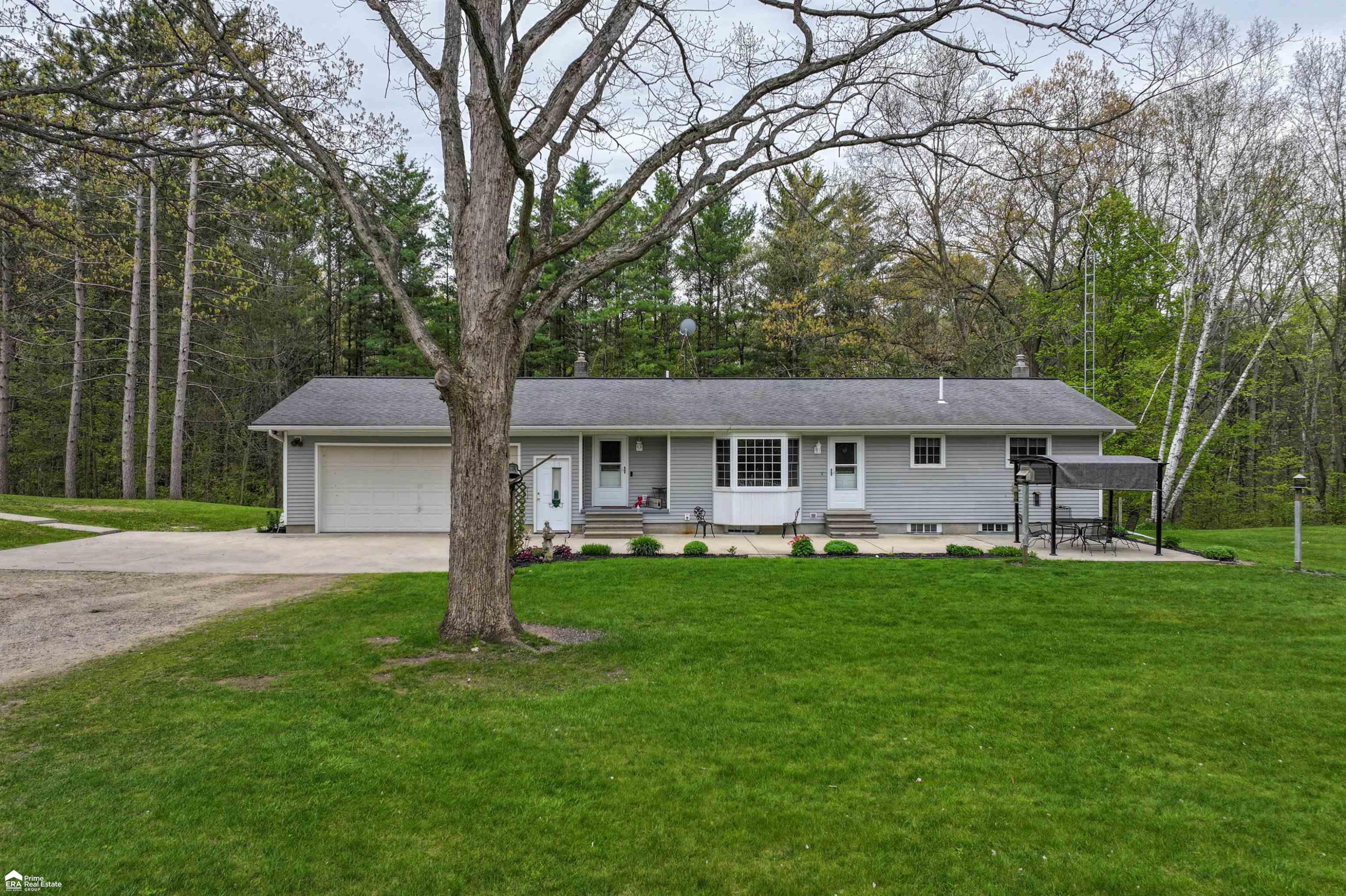 3393 Pine Bluff Court, Columbiaville, MI 48421 — Photo 5