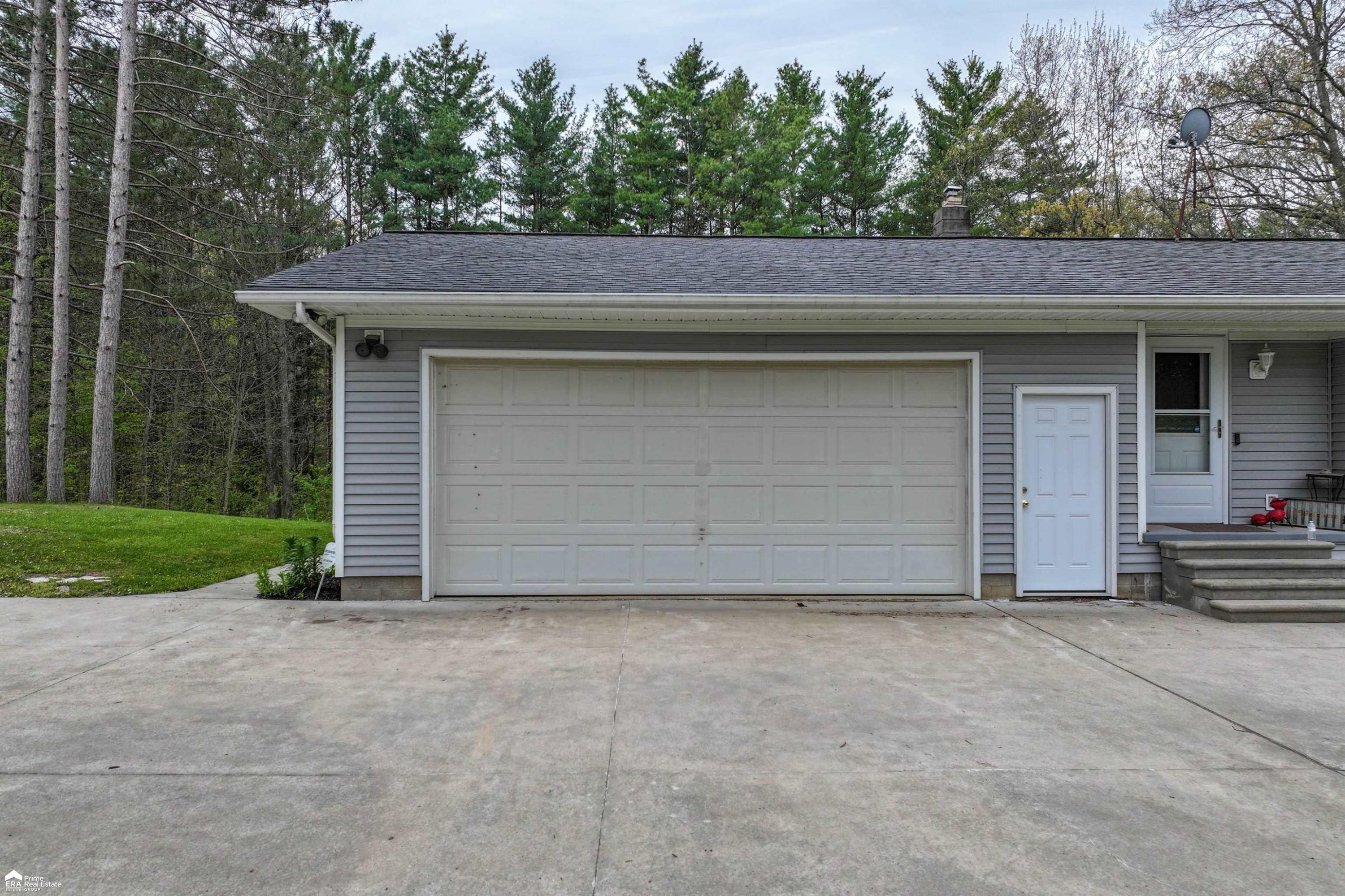 3393 Pine Bluff Court, Columbiaville, MI 48421 — Photo 7