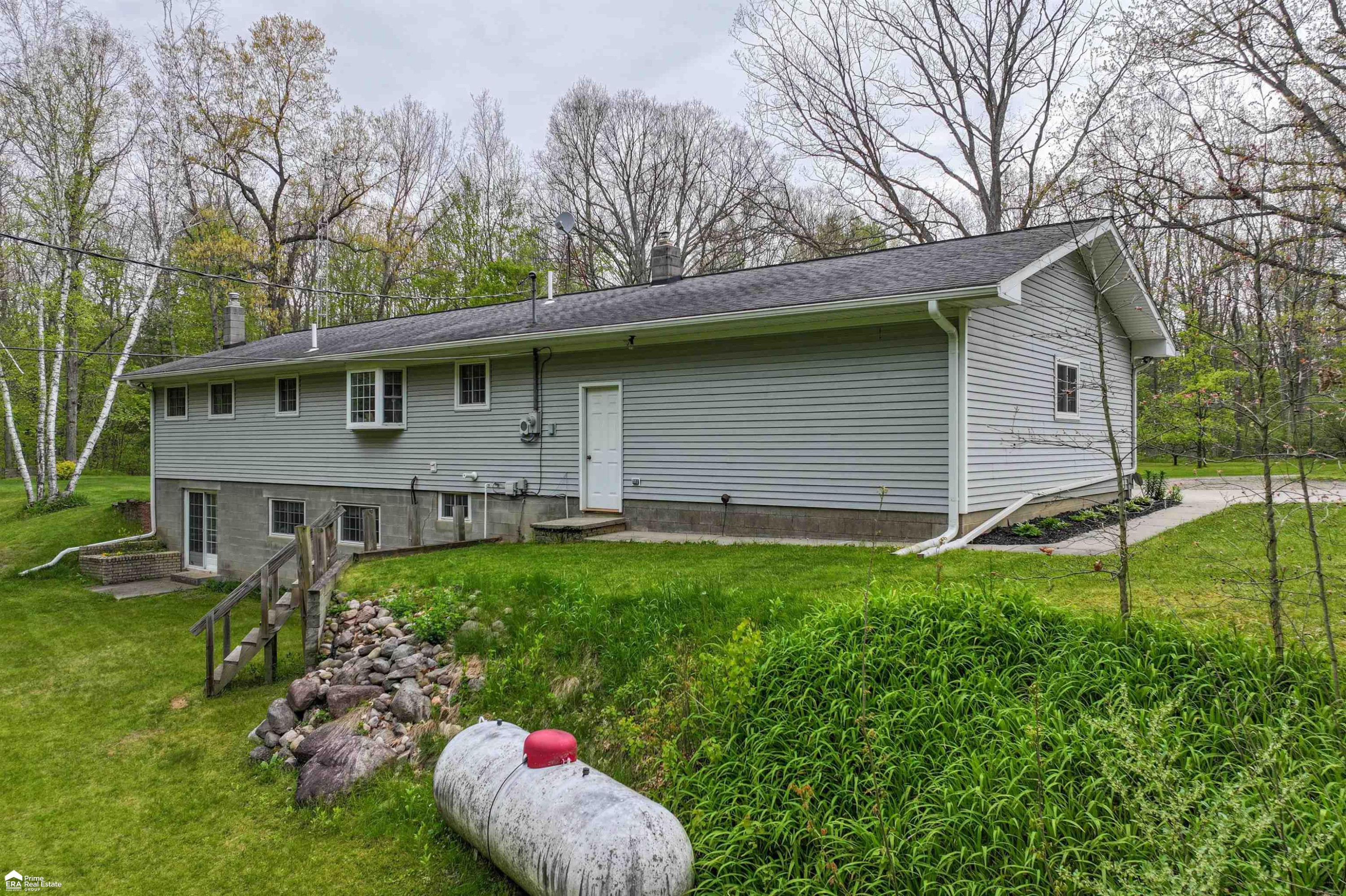 3393 Pine Bluff Court, Columbiaville, MI 48421 — Photo 9