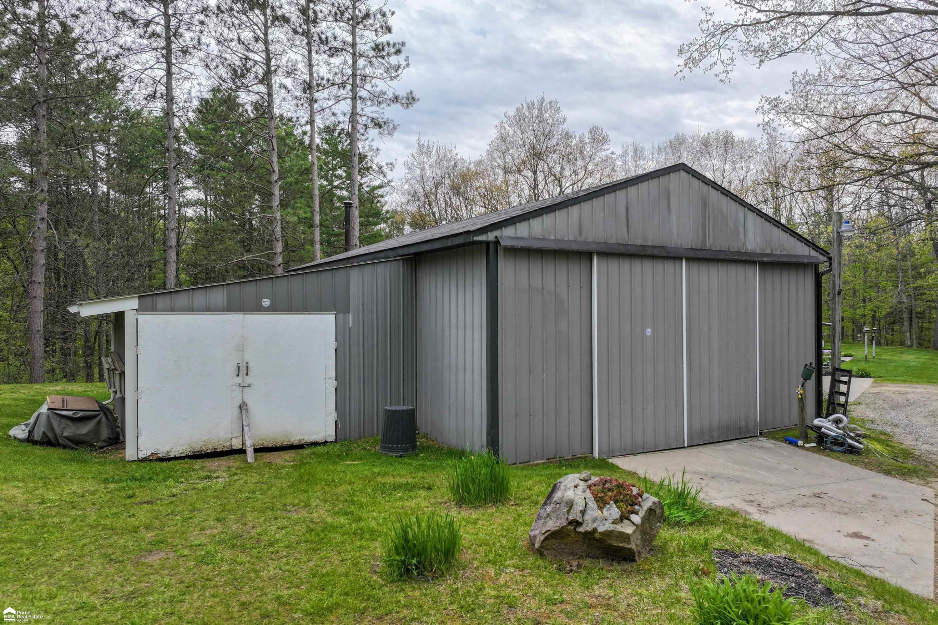3393 Pine Bluff Court, Columbiaville, MI 48421 — Photo 13