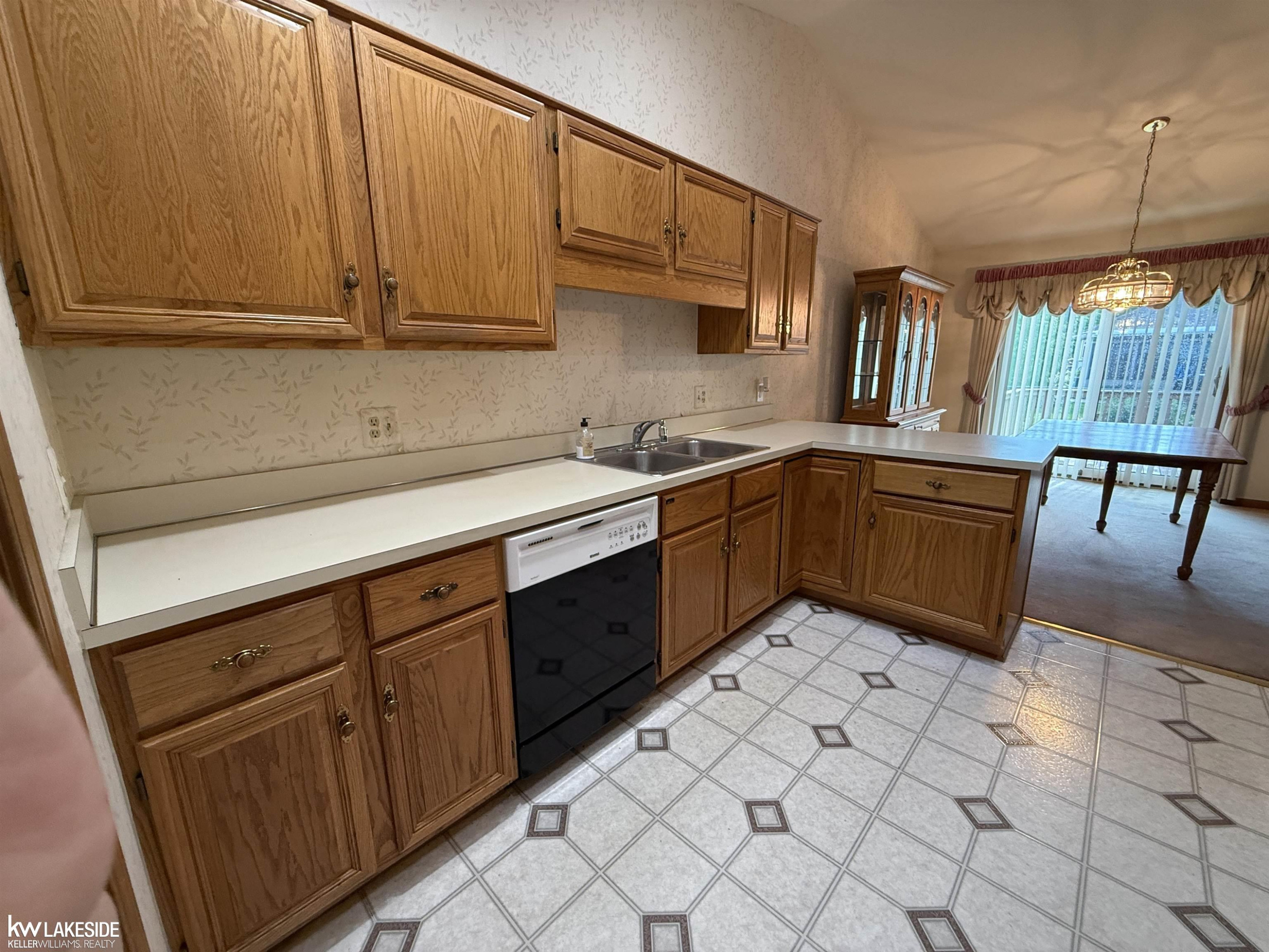 41075 Donna Drive, Clinton Twp, MI 48038 — Photo 7
