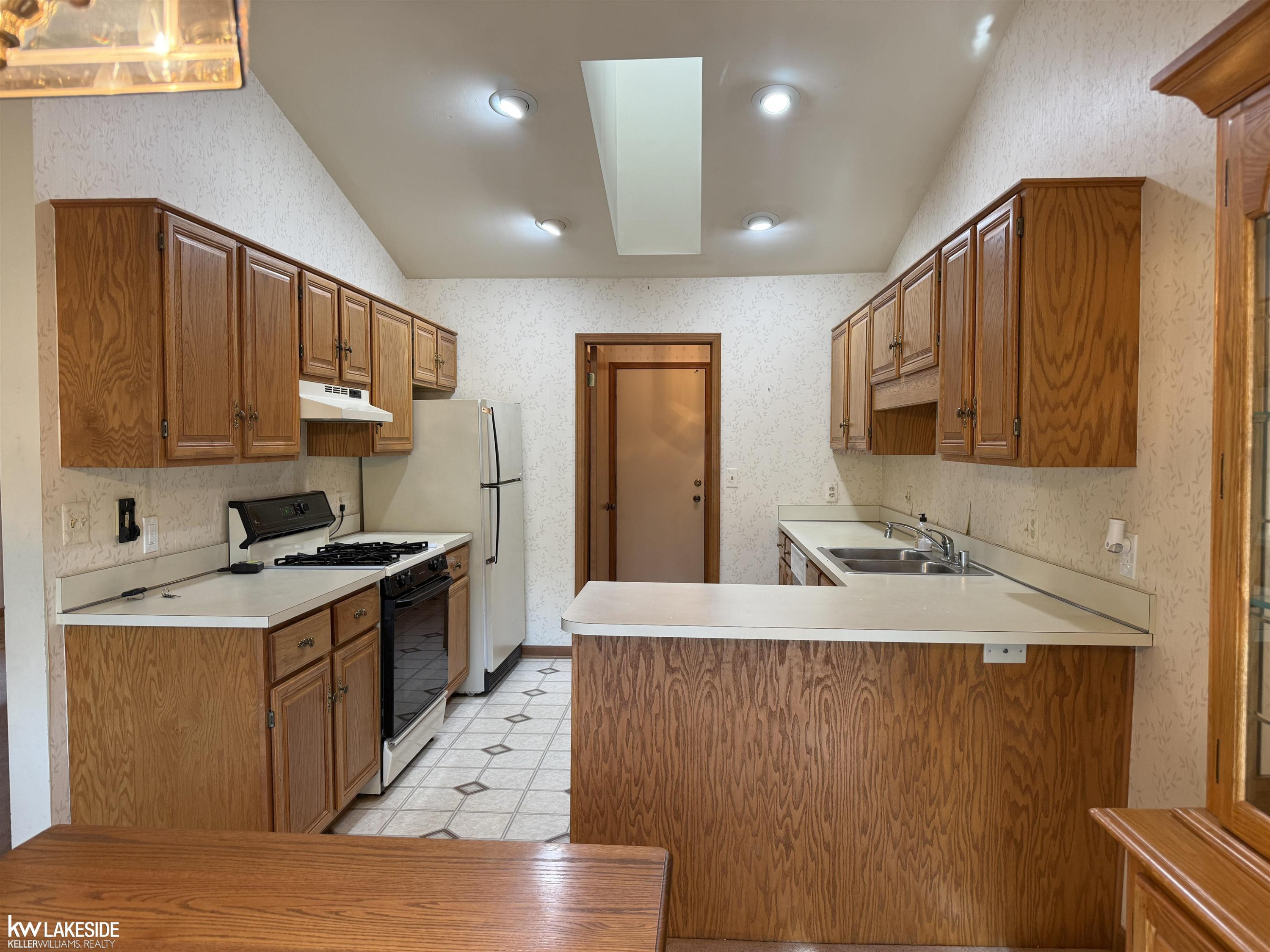41075 Donna Drive, Clinton Twp, MI 48038 — Photo 8