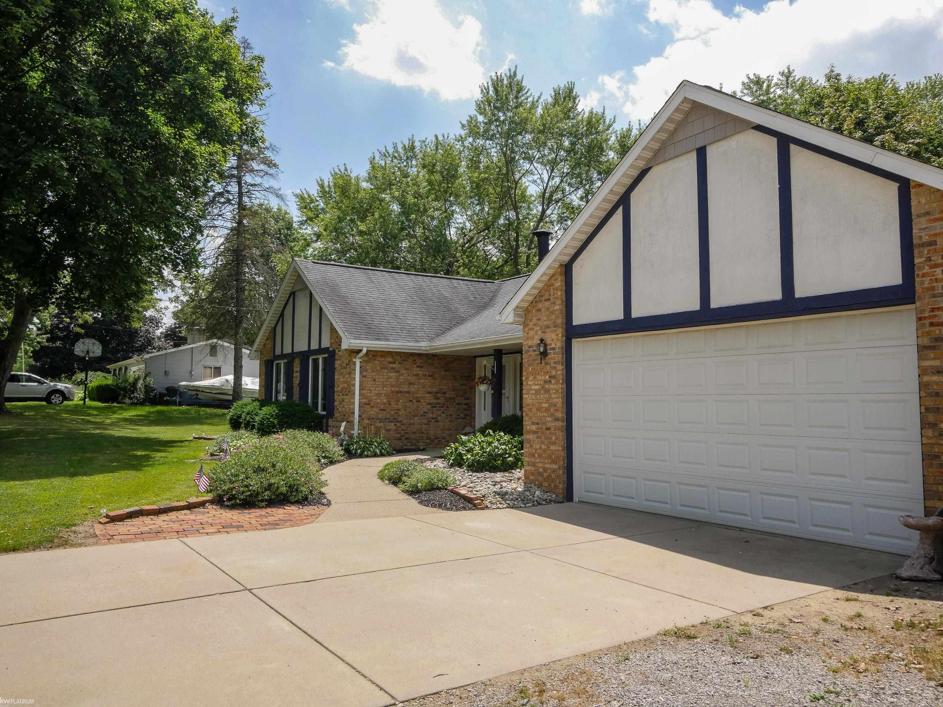 8468 Rondale Drive, Grand Blanc, MI 48439 — Photo 2