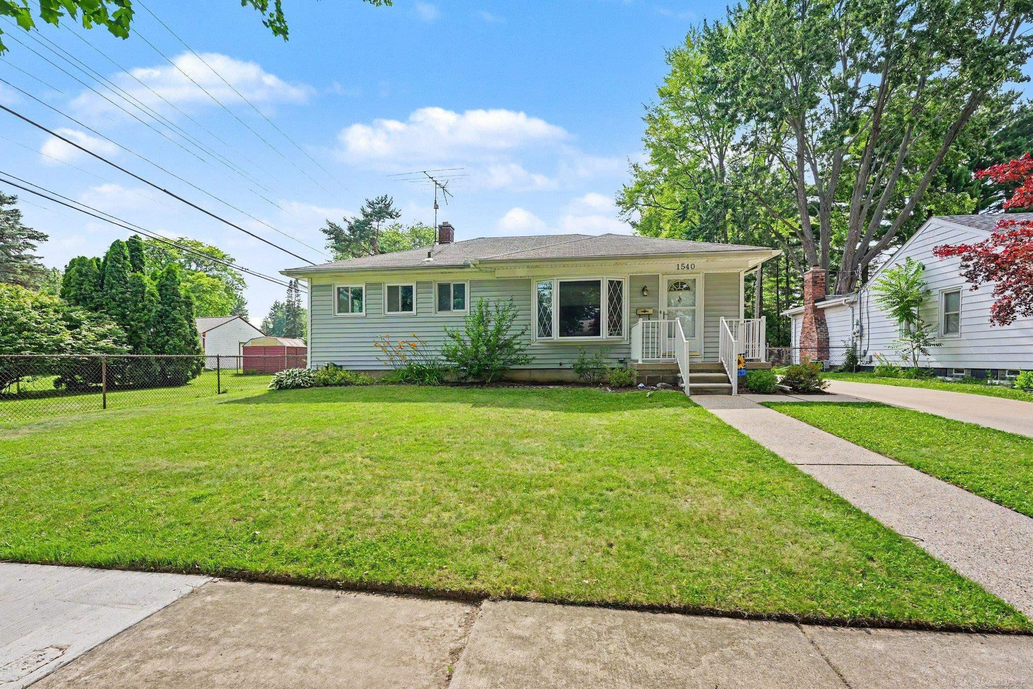 1540 Westlawn Street, Mount Clemens, MI 48043