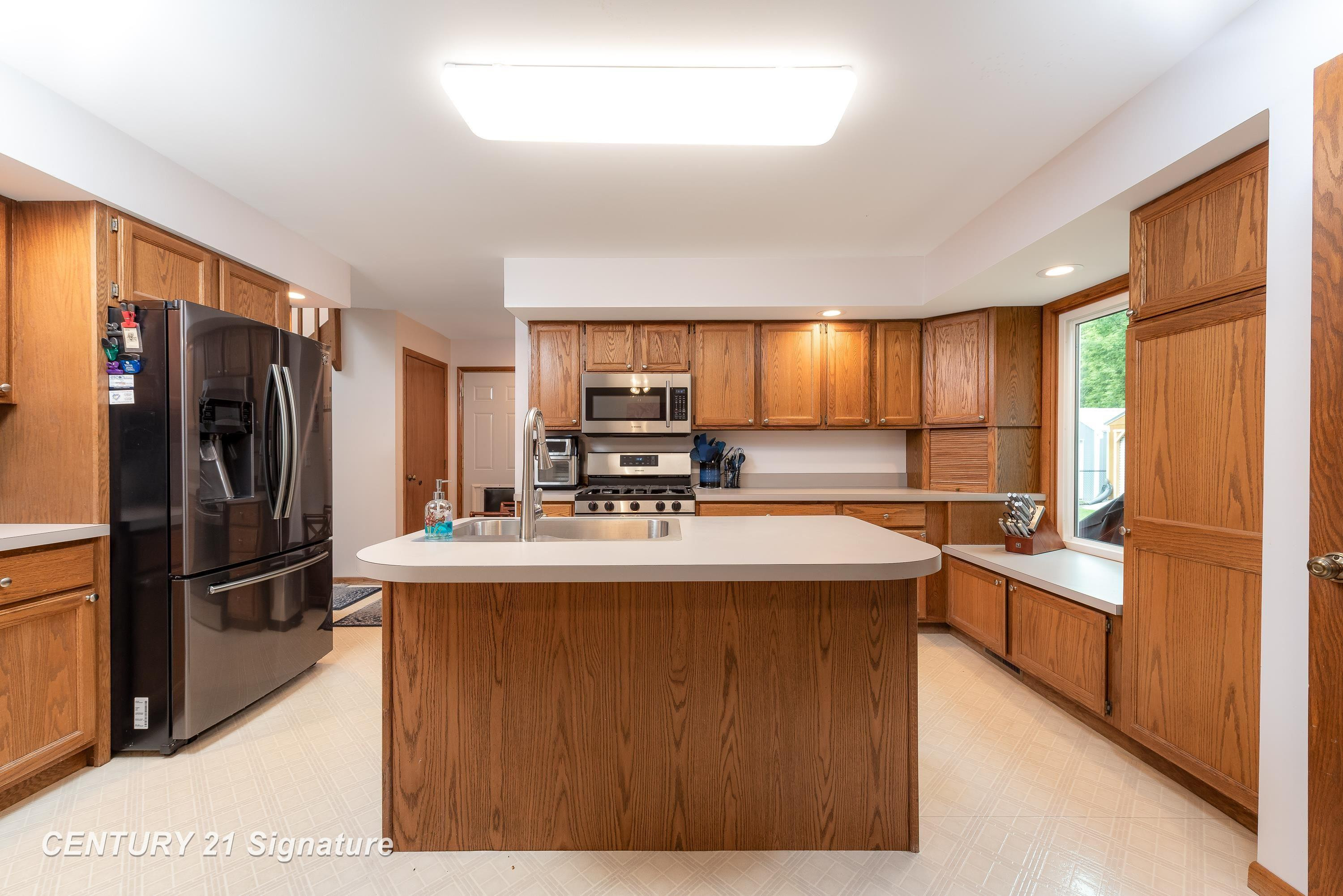 5002 Natalie Court, Midland, MI 48640 — Photo 8