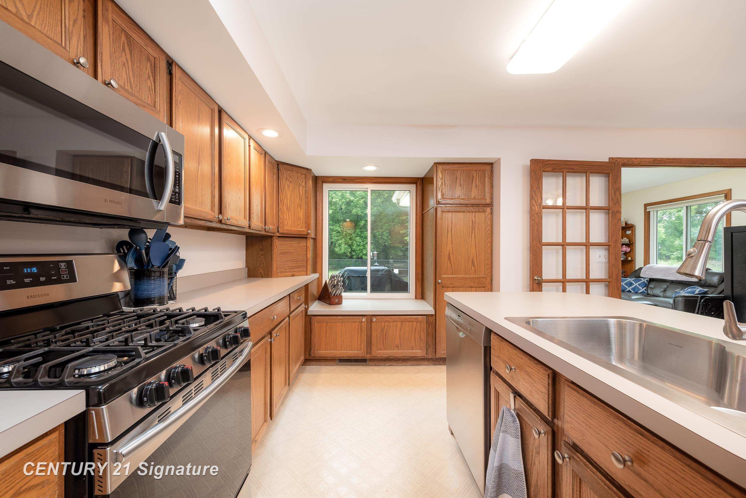 5002 Natalie Court, Midland, MI 48640 — Photo 9