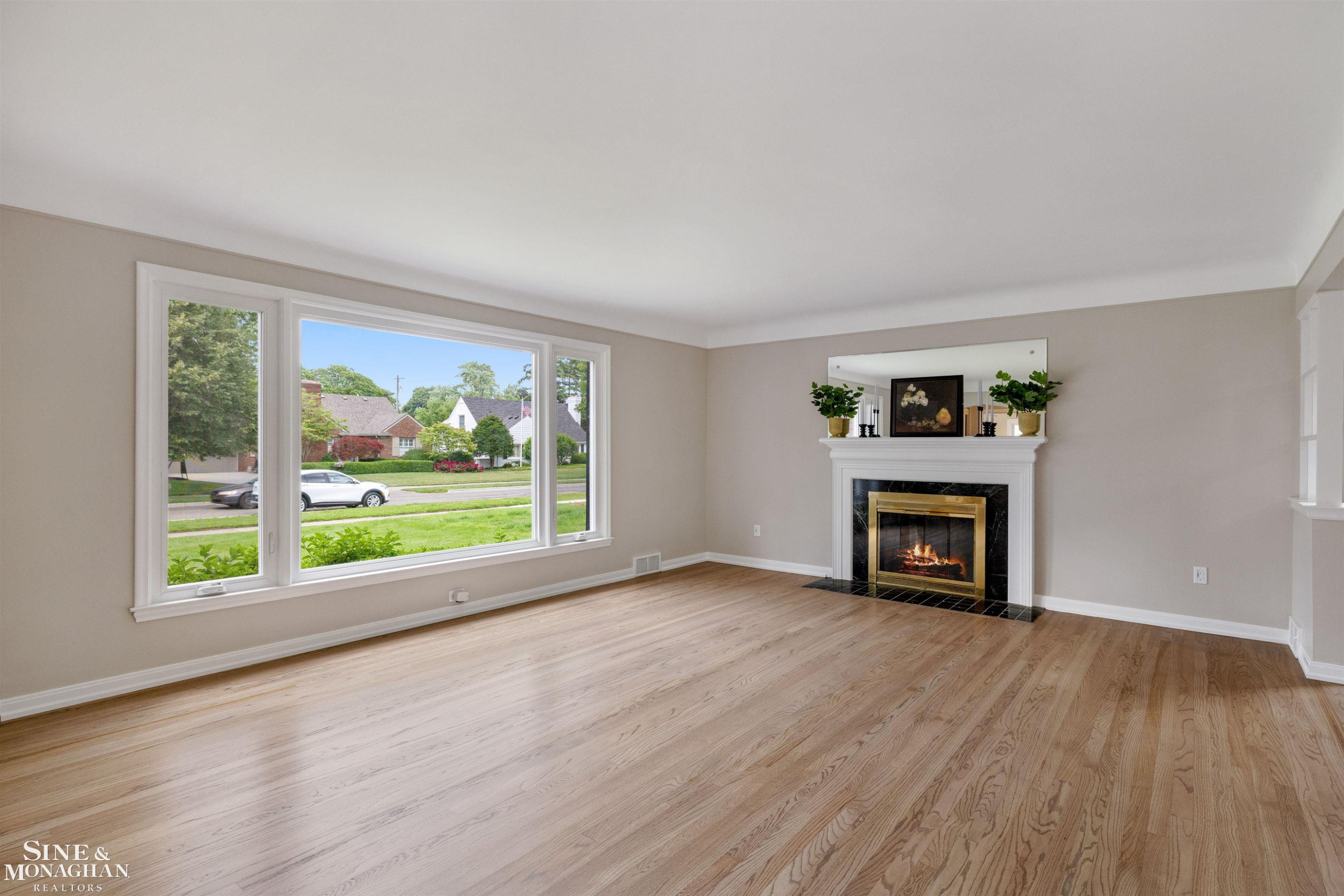 581 Hampton Road, Grosse Pointe Woods, MI 48236 — Photo 7