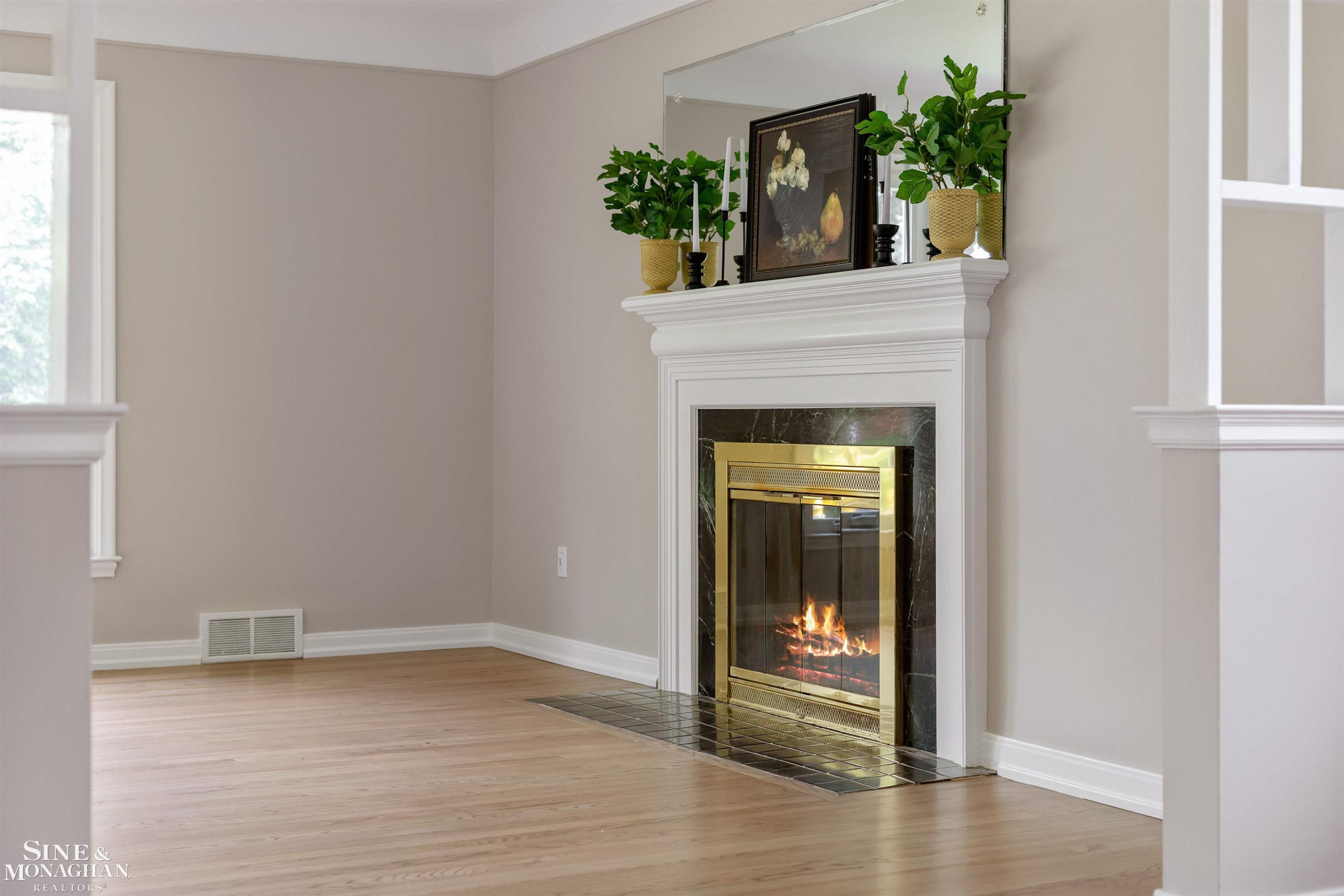 581 Hampton Road, Grosse Pointe Woods, MI 48236 — Photo 8