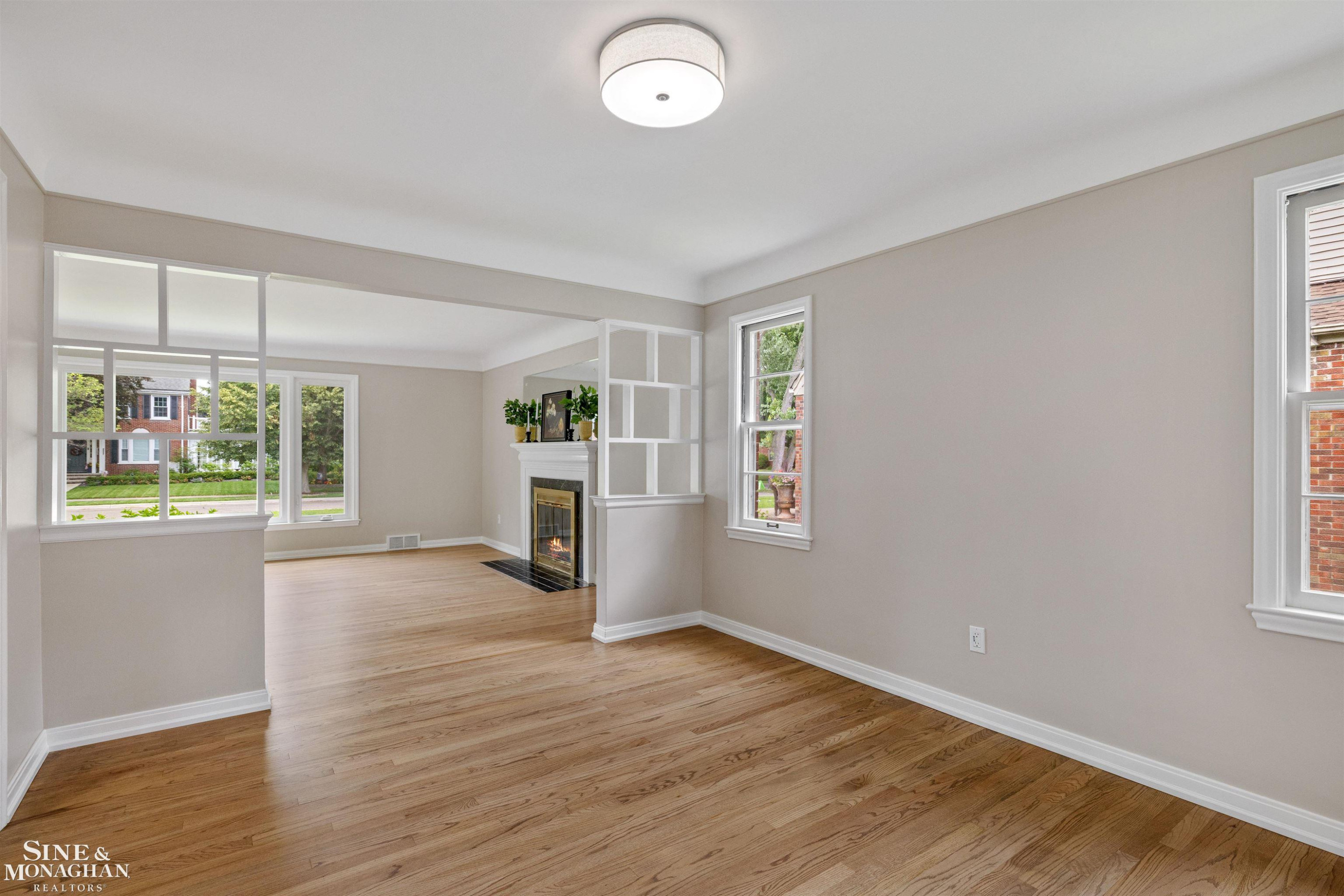 581 Hampton Road, Grosse Pointe Woods, MI 48236 — Photo 12