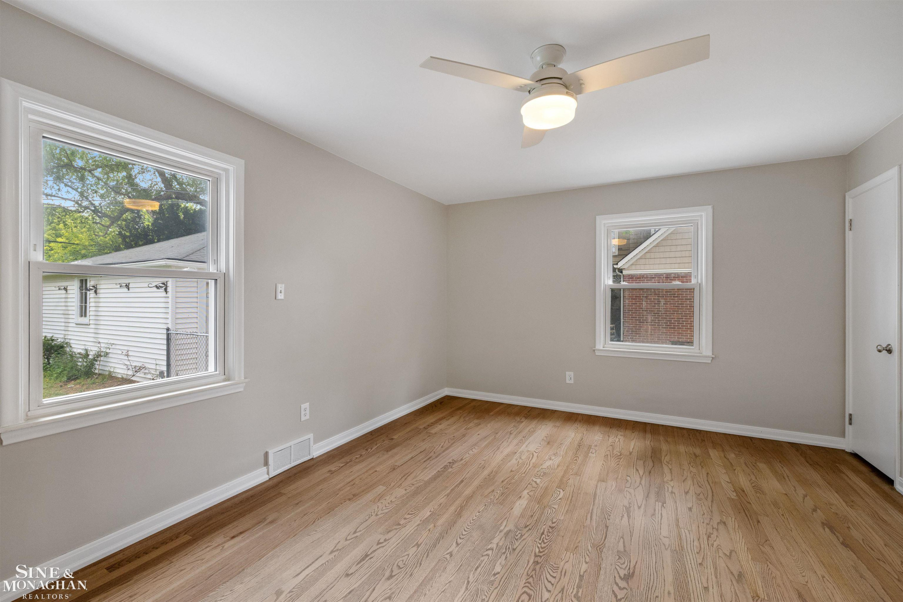 581 Hampton Road, Grosse Pointe Woods, MI 48236 — Photo 22