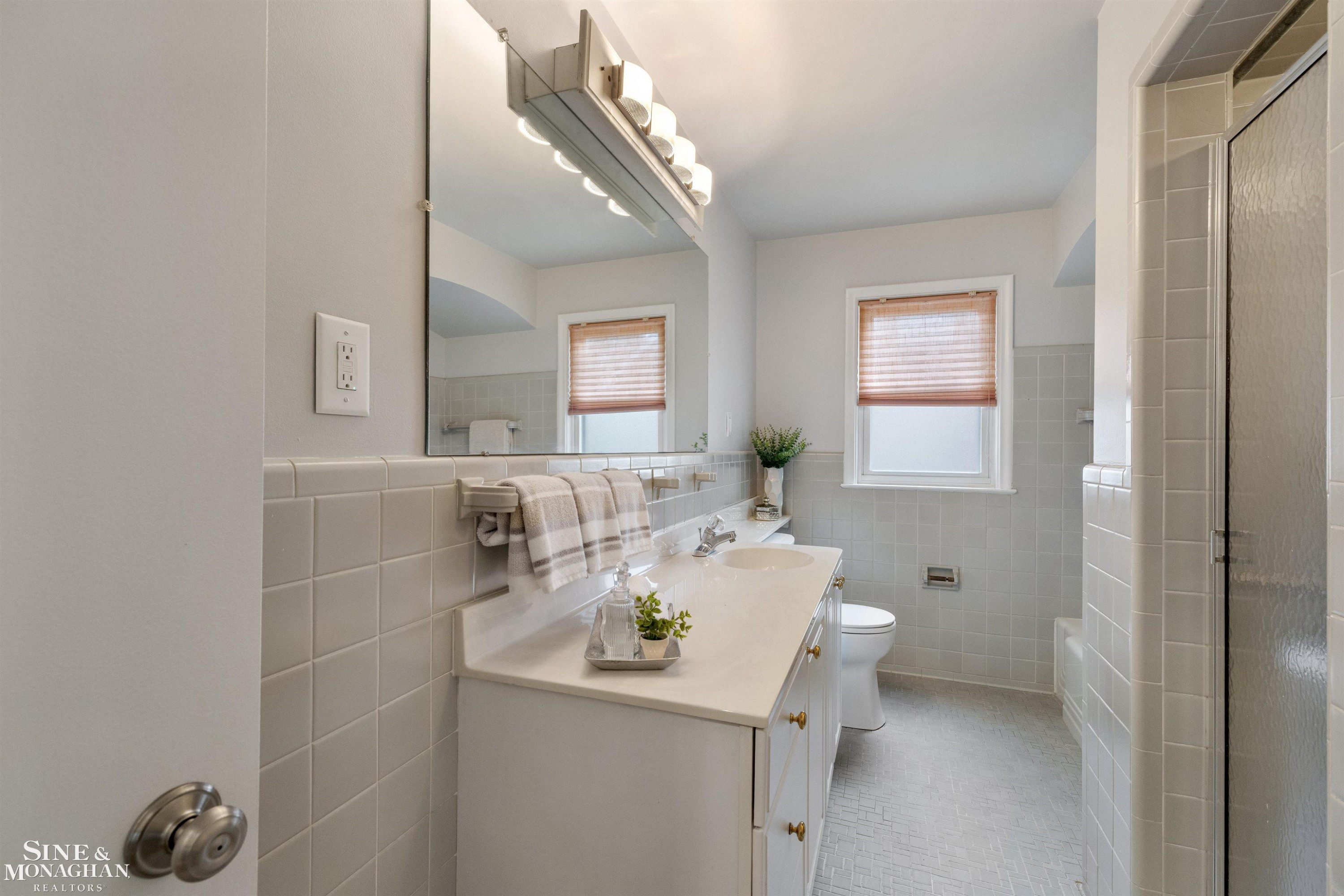 581 Hampton Road, Grosse Pointe Woods, MI 48236 — Photo 24