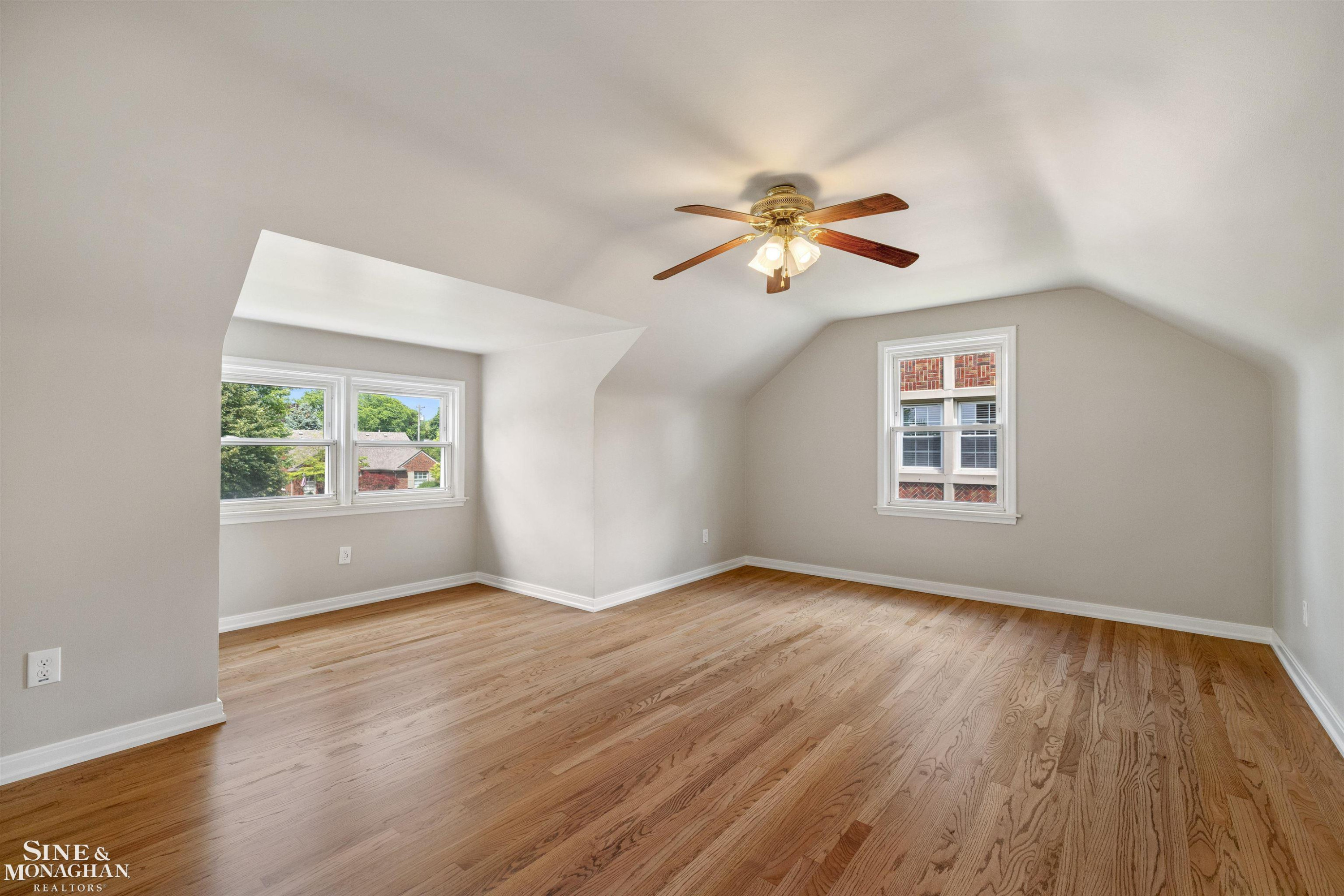 581 Hampton Road, Grosse Pointe Woods, MI 48236 — Photo 25