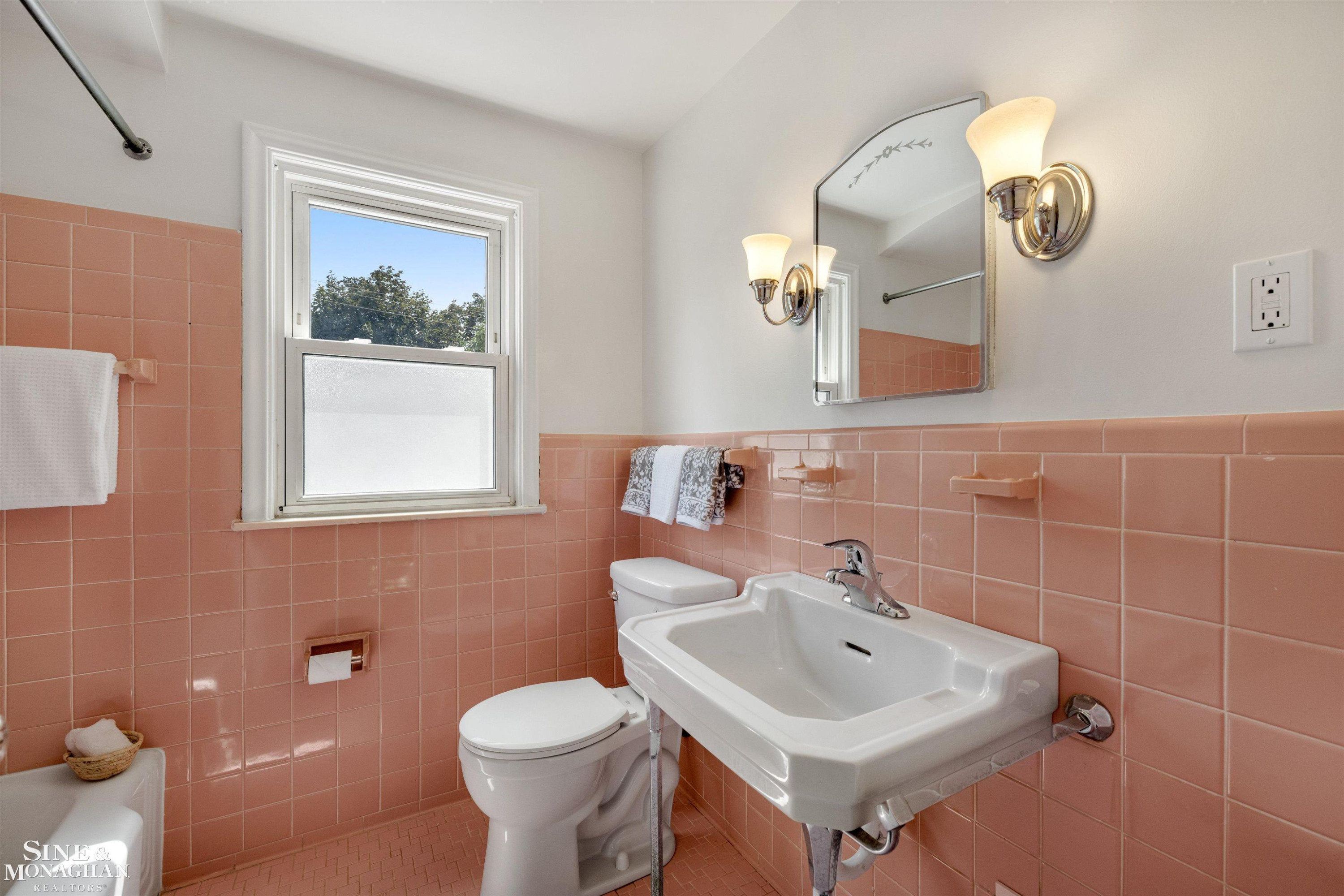 581 Hampton Road, Grosse Pointe Woods, MI 48236 — Photo 27
