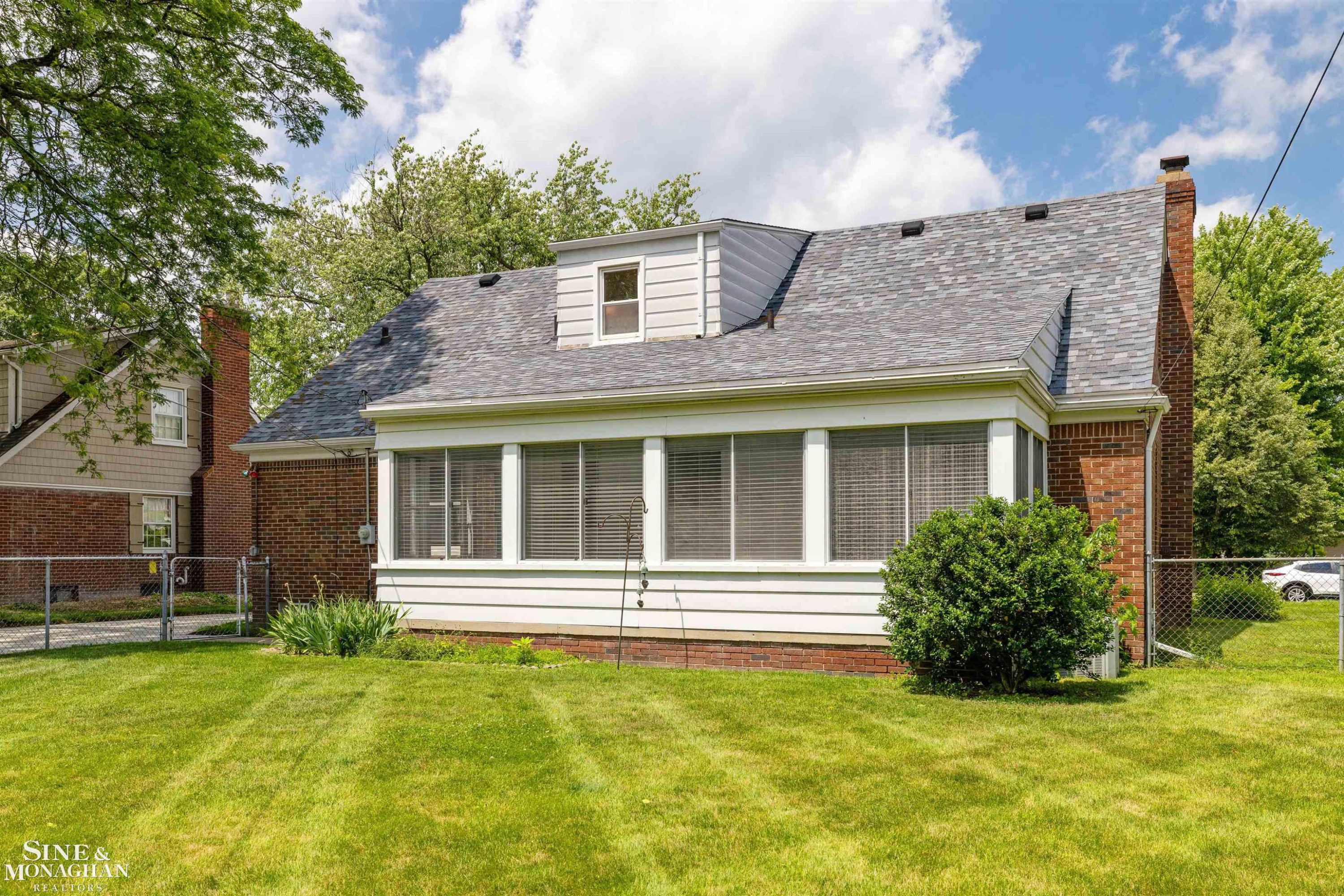 581 Hampton Road, Grosse Pointe Woods, MI 48236 — Photo 40