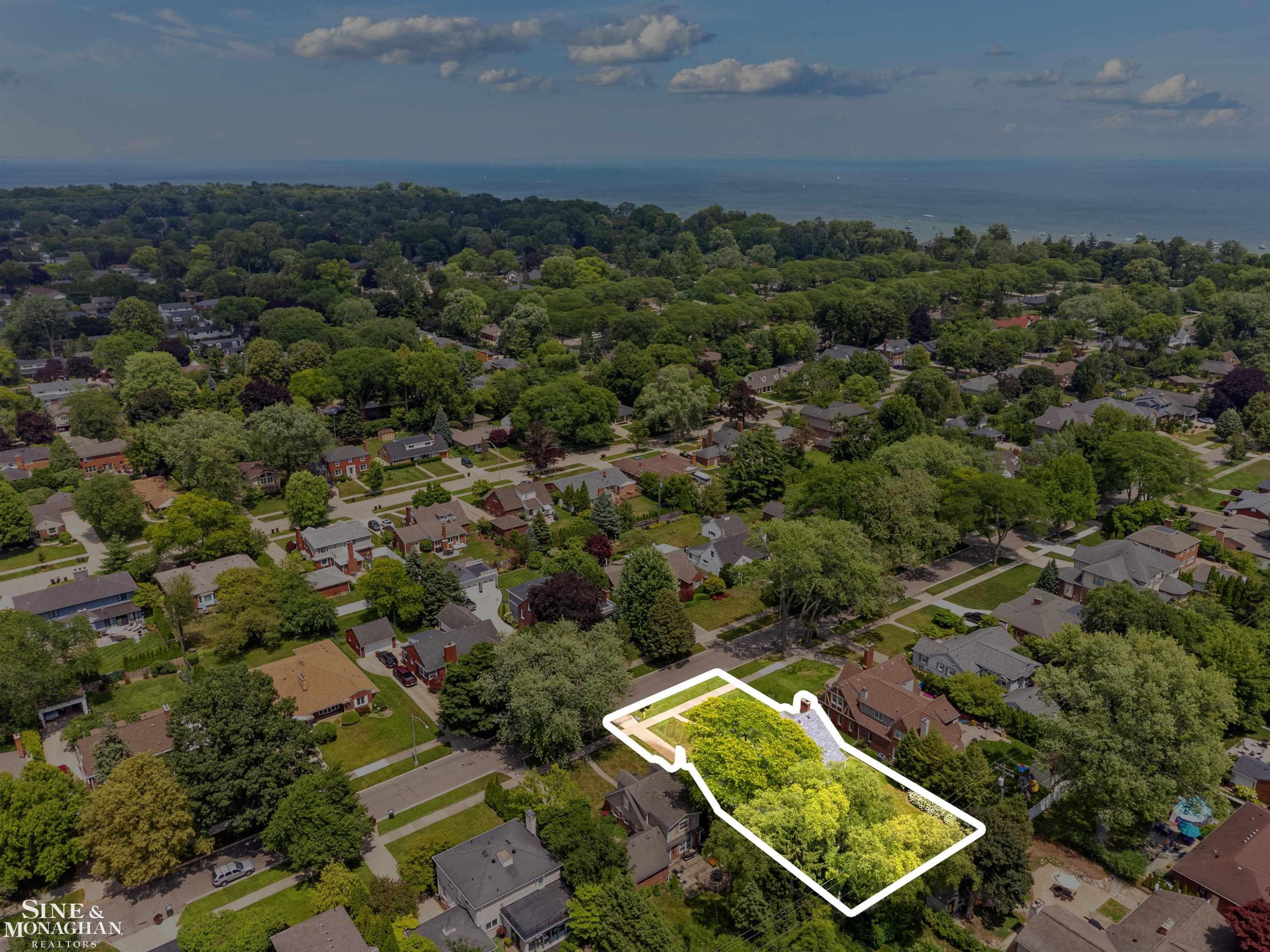 581 Hampton Road, Grosse Pointe Woods, MI 48236 — Photo 49