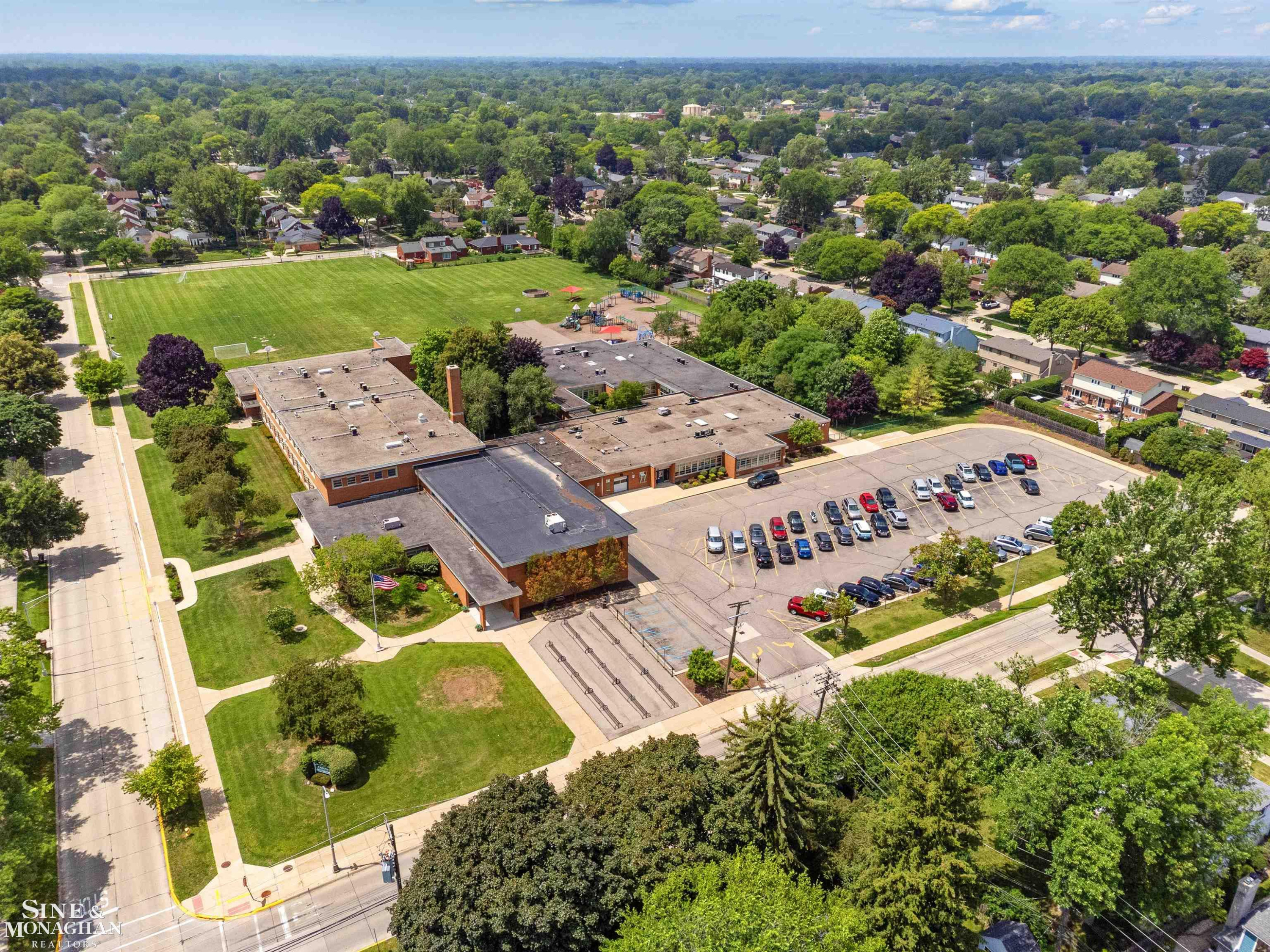 581 Hampton Road, Grosse Pointe Woods, MI 48236 — Photo 53